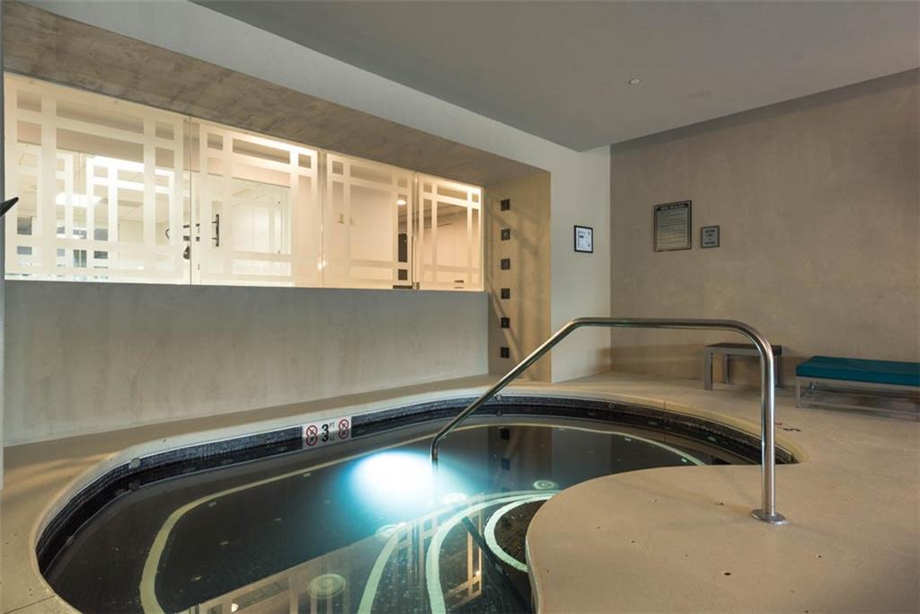 700 W 31st Street Unit: 407