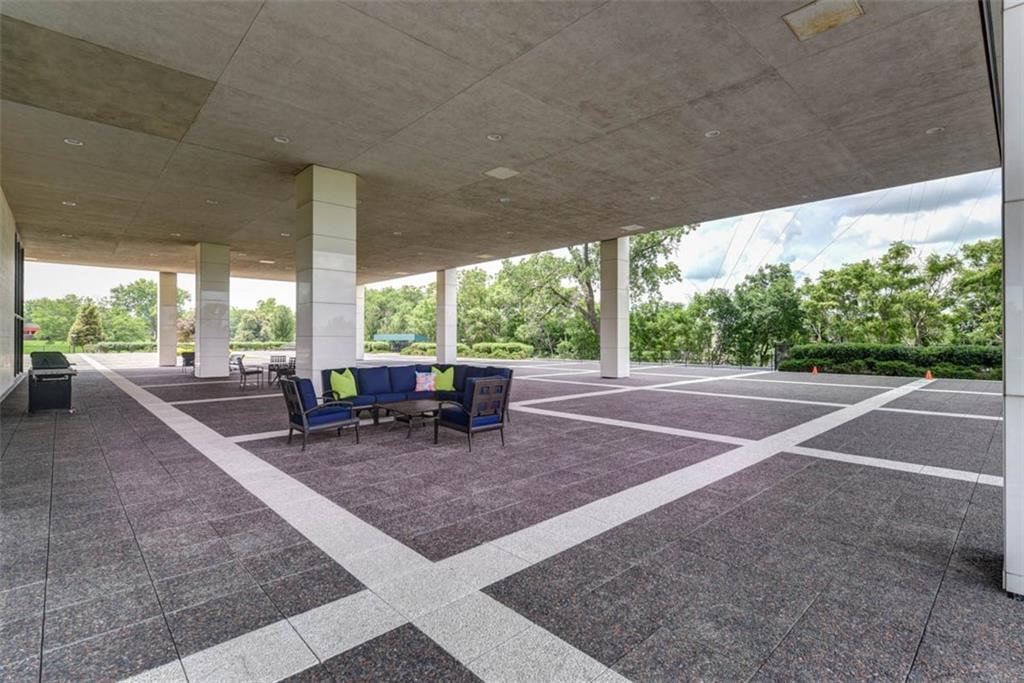 700 W 31st Street Unit: 407