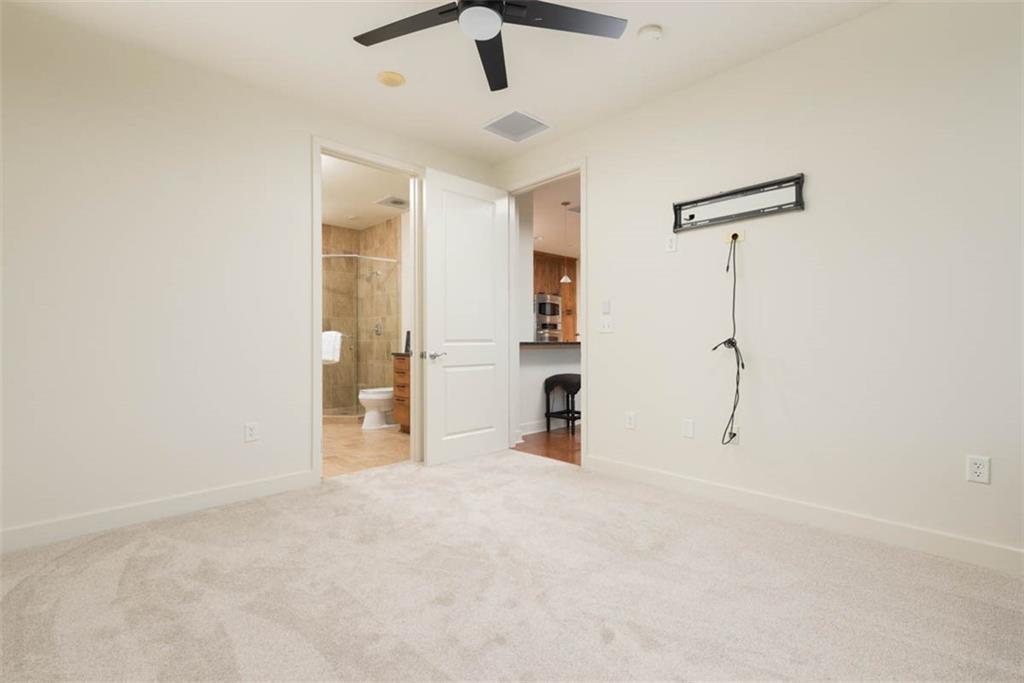 700 W 31st Street Unit: 407