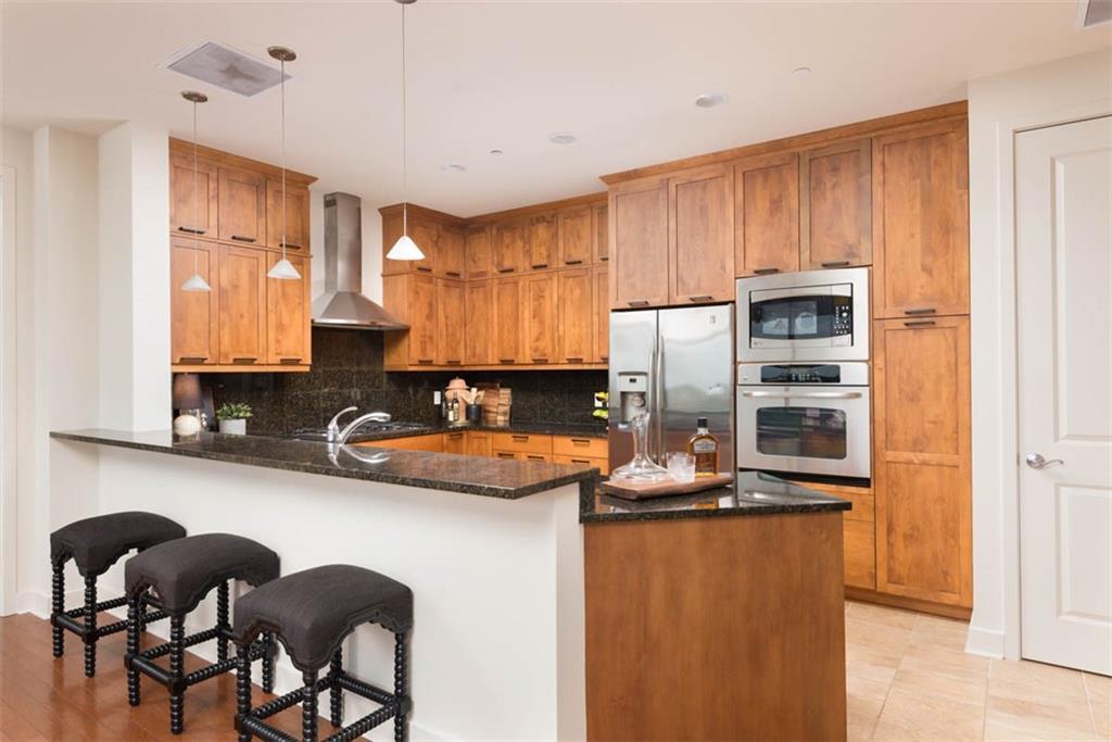 700 W 31st Street Unit: 407