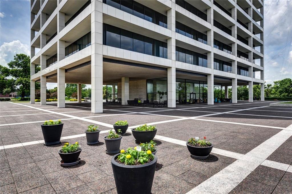 700 W 31st Street Unit: 407