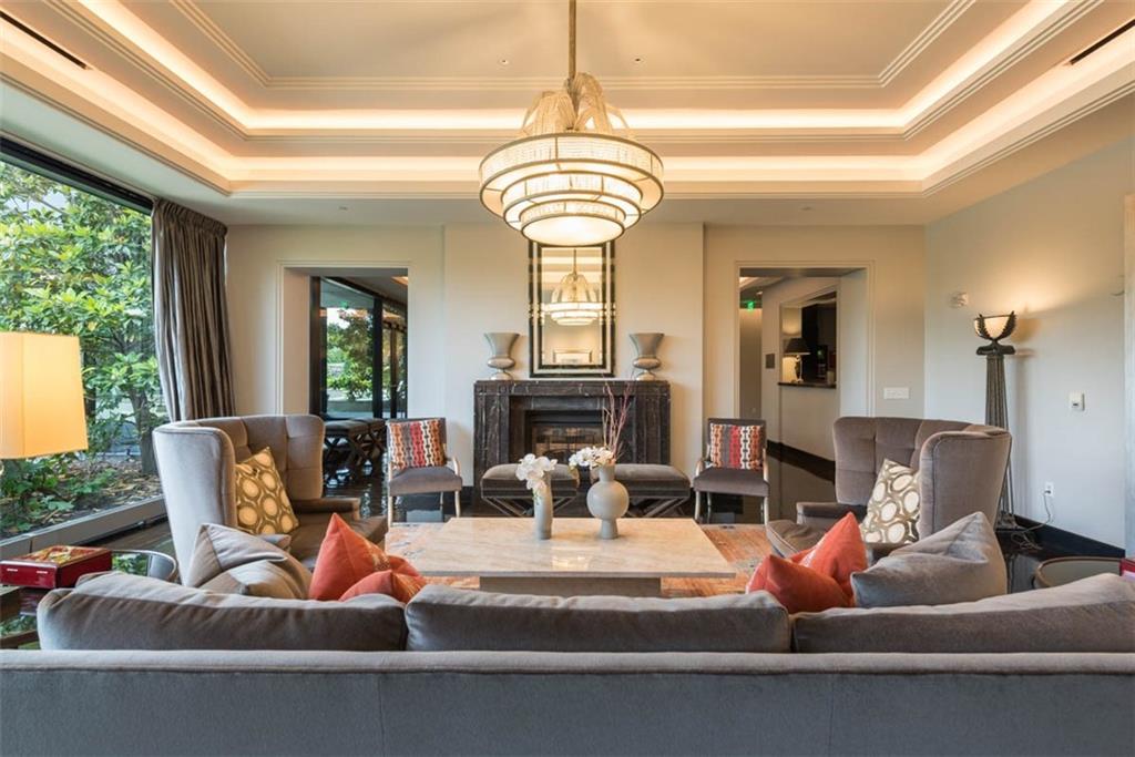 700 W 31st Street Unit: 407