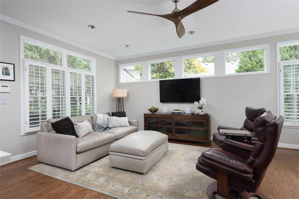 8033 Meadow Lane