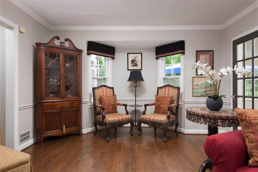 8033 Meadow Lane