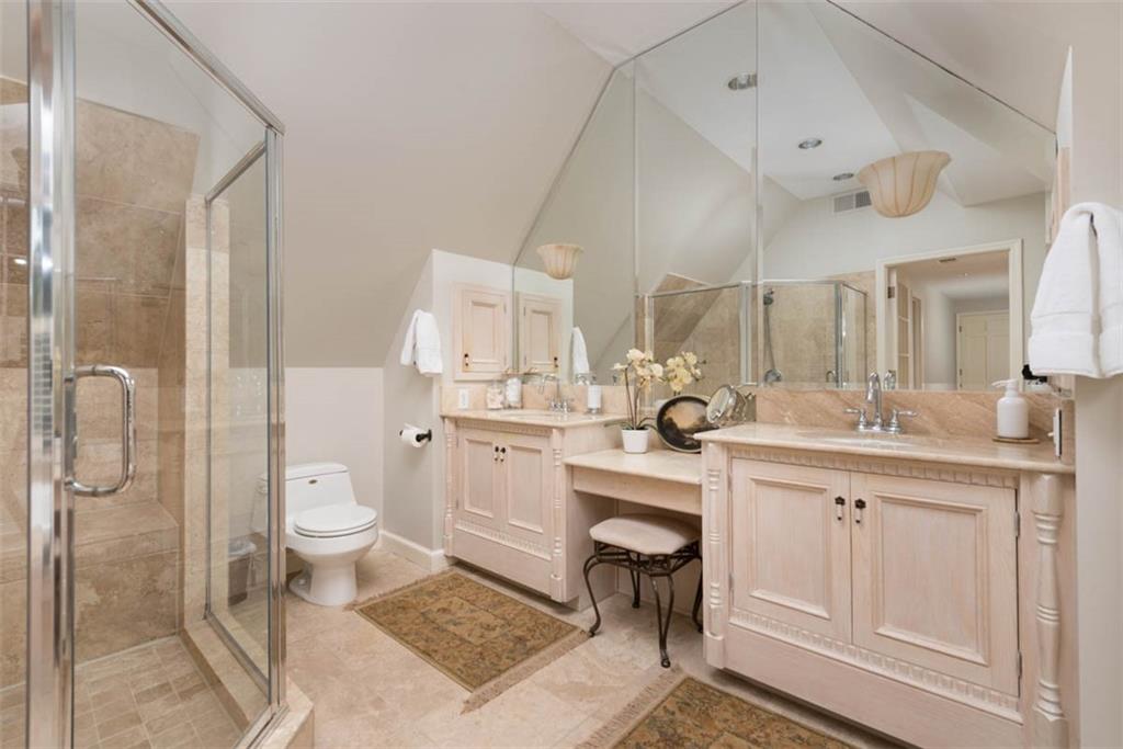 8033 Meadow Lane