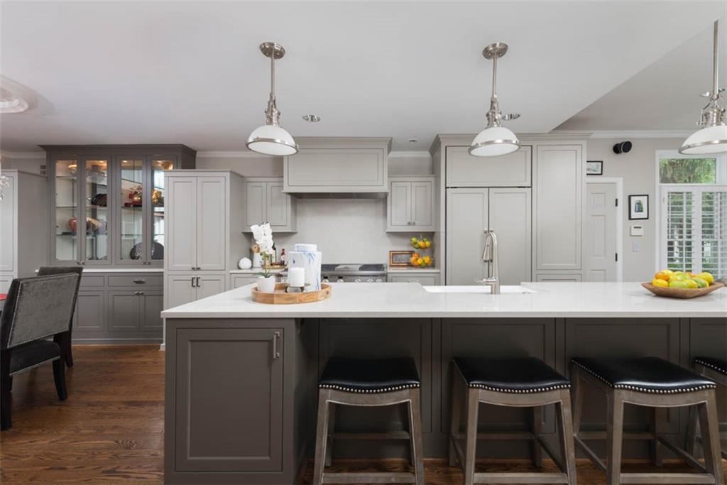 8033 Meadow Lane