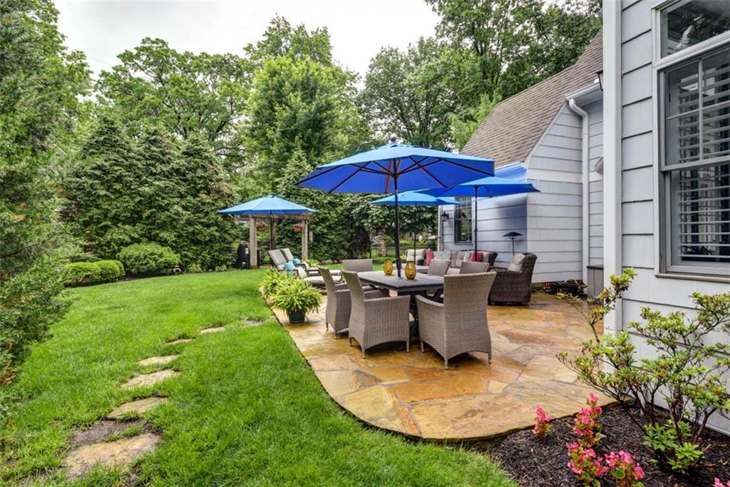 8033 Meadow Lane