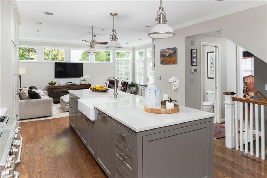 8033 Meadow Lane