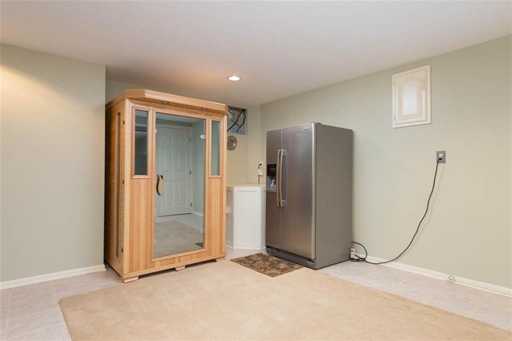 8033 Meadow Lane
