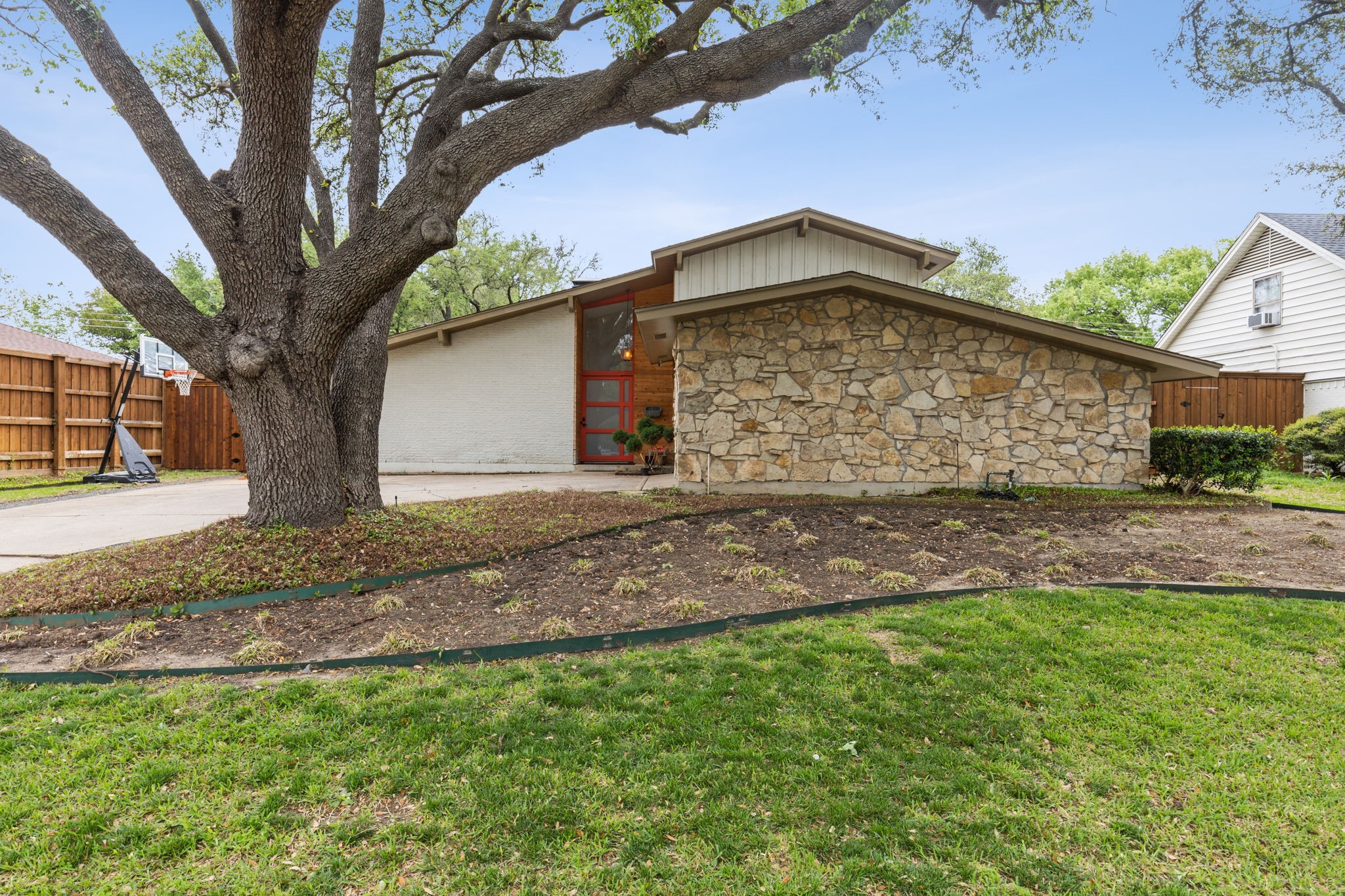 2805 Bay Meadows Circle