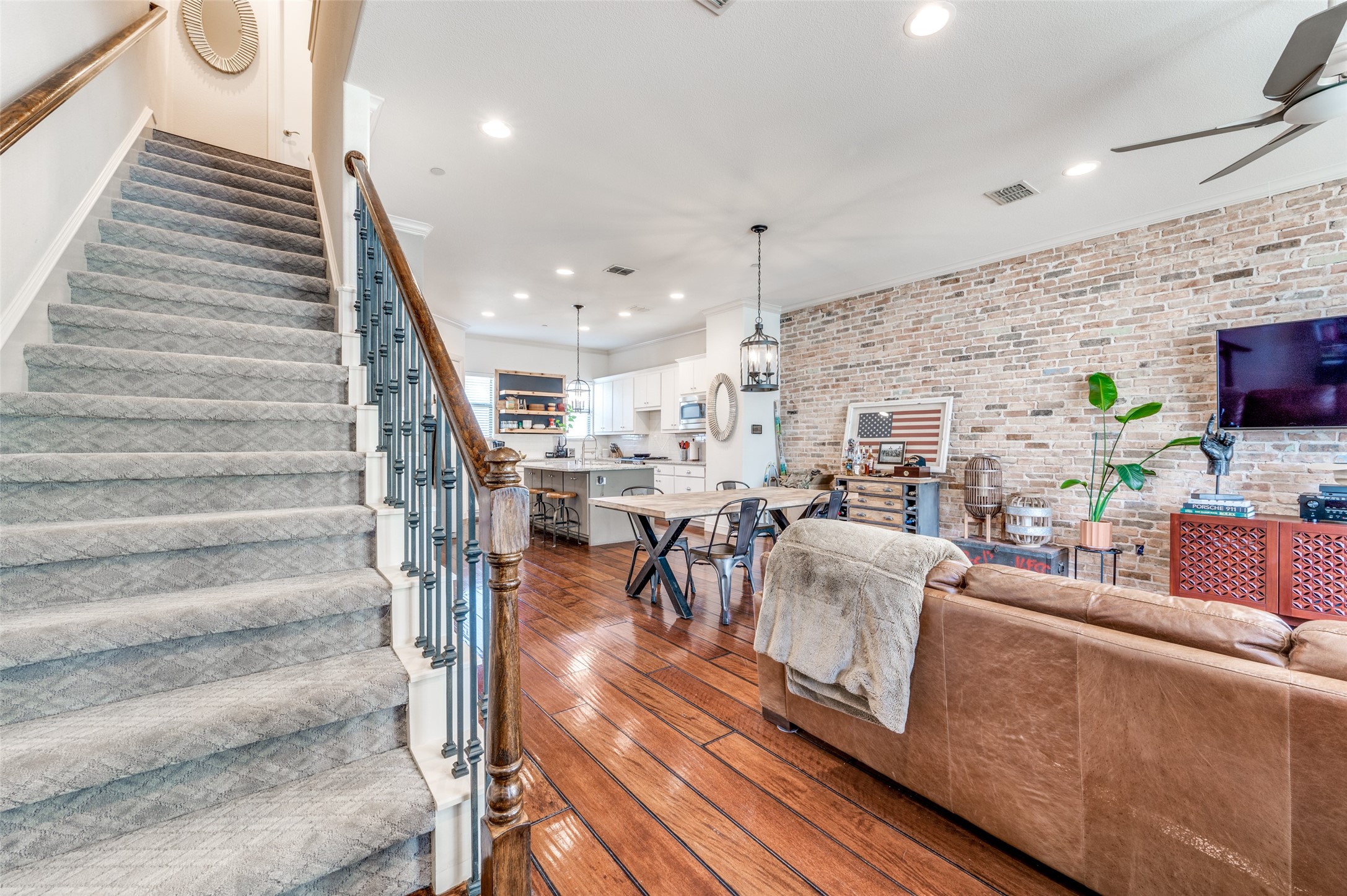 8261 Short Street