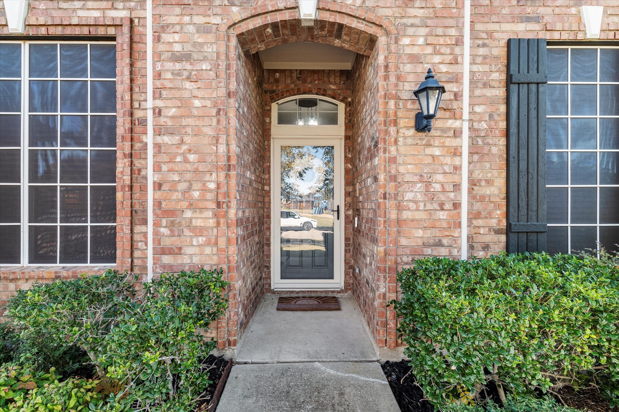 2604 Leisure Lane