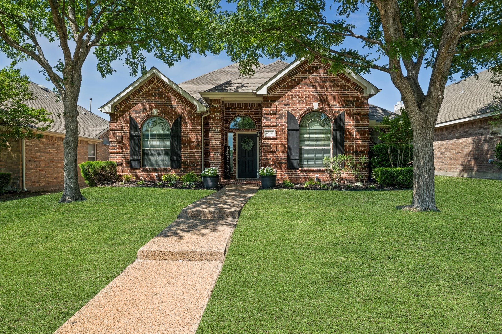 4512 Kingsway Lane