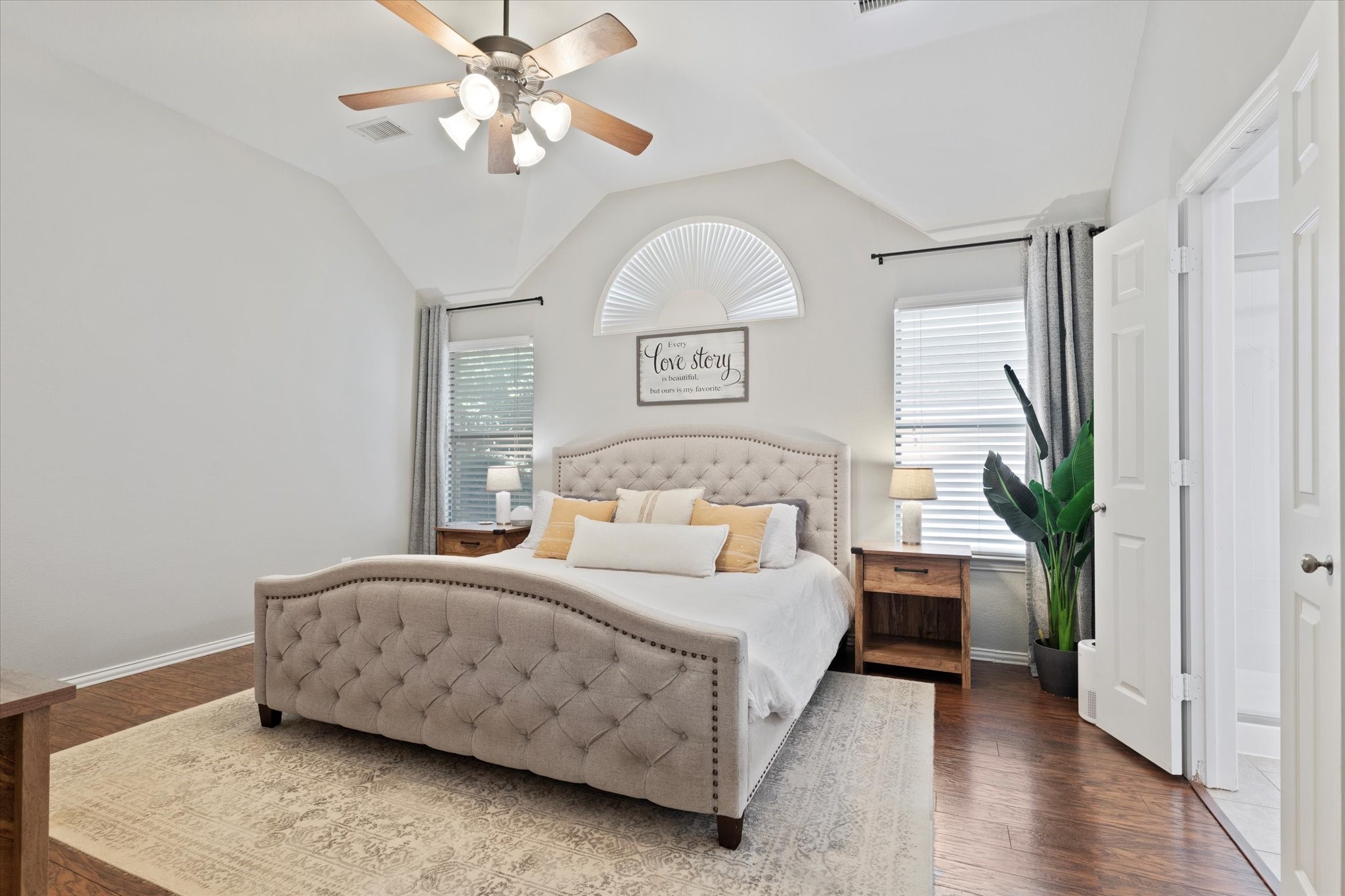 4512 Kingsway Lane