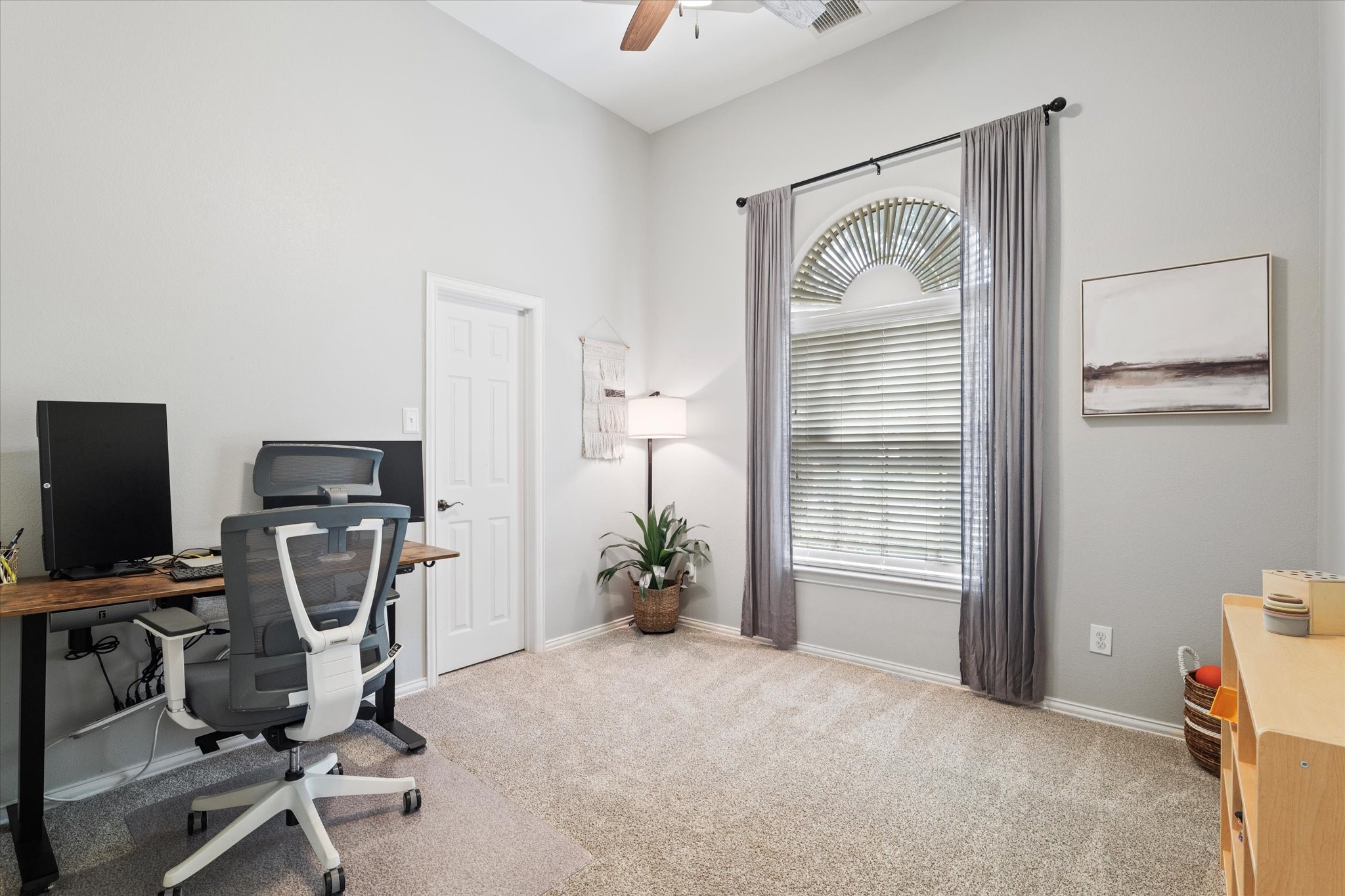 4512 Kingsway Lane