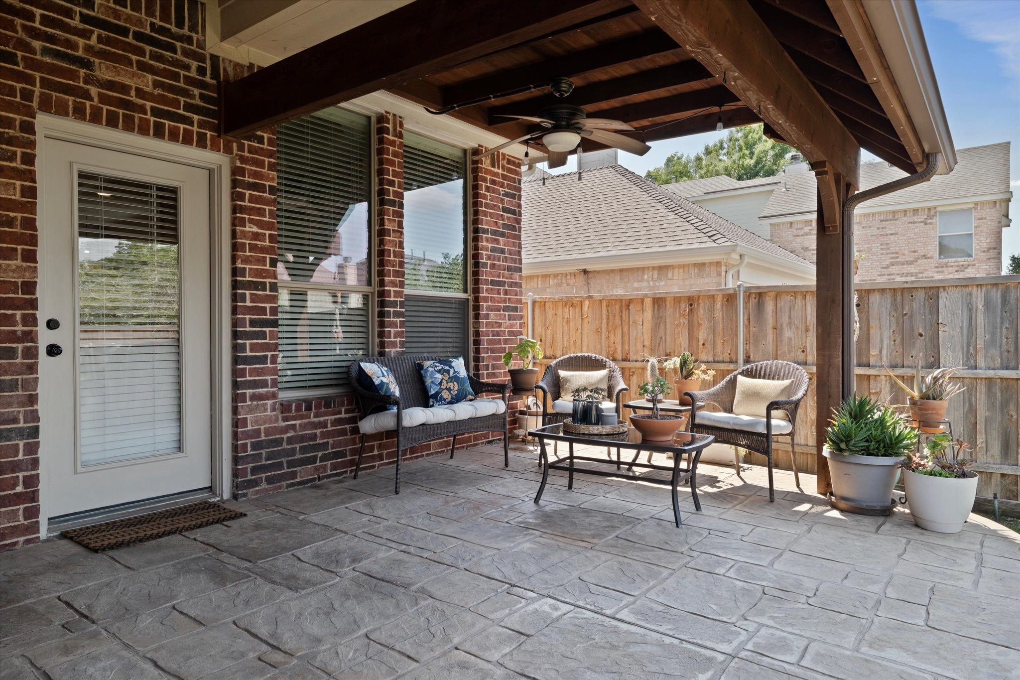 4512 Kingsway Lane