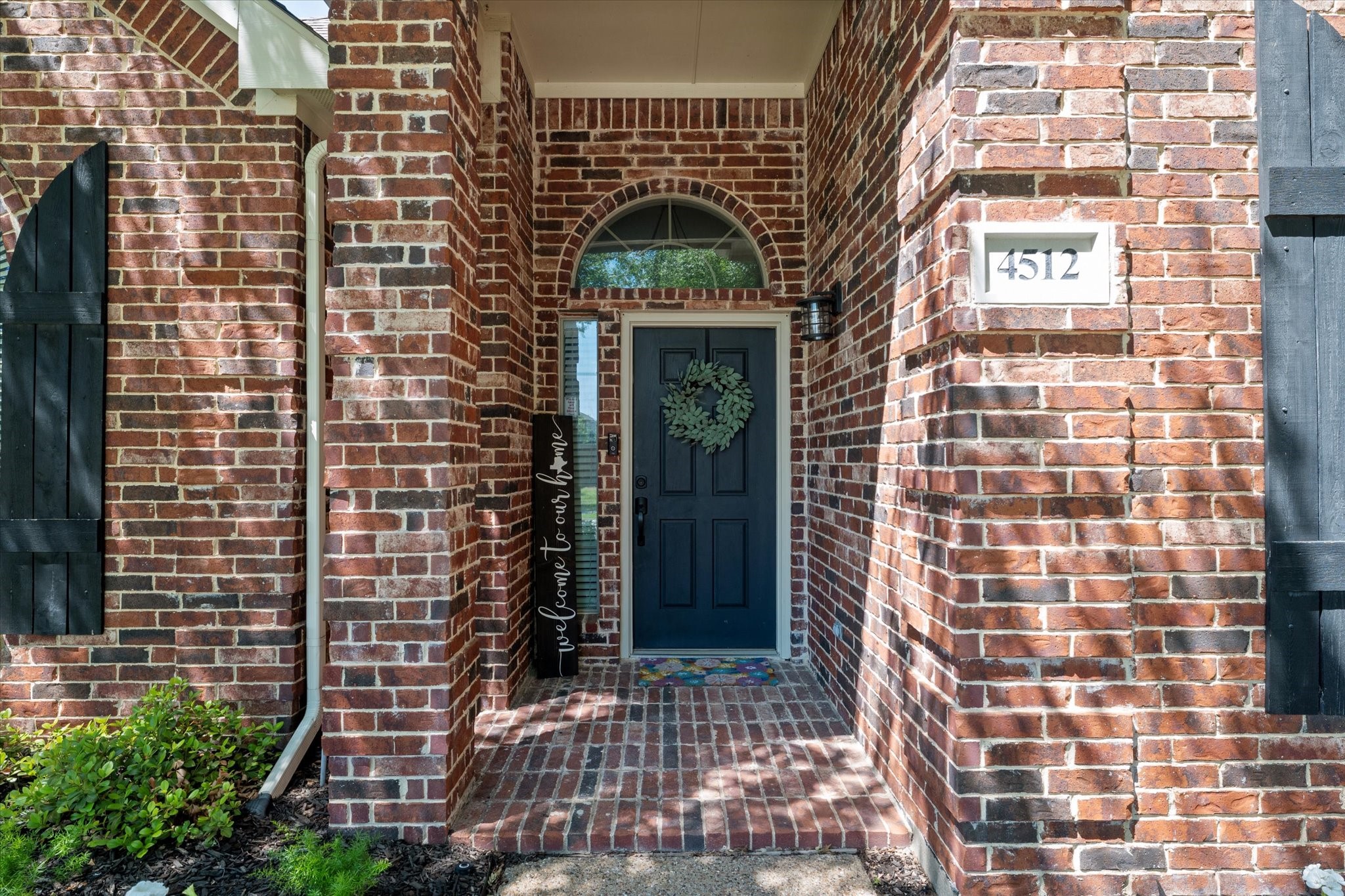 4512 Kingsway Lane