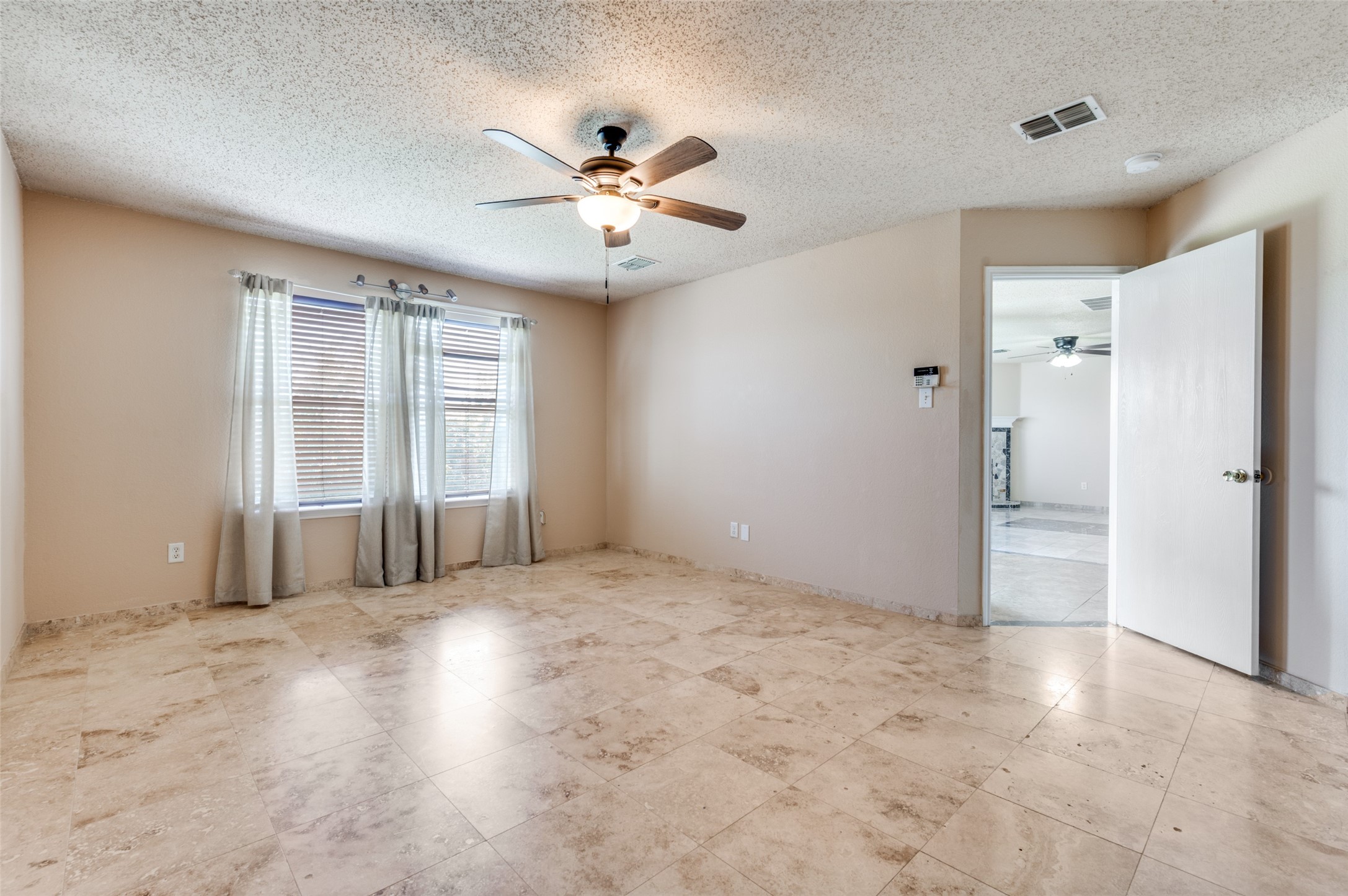 1409 Ridgecrest Drive