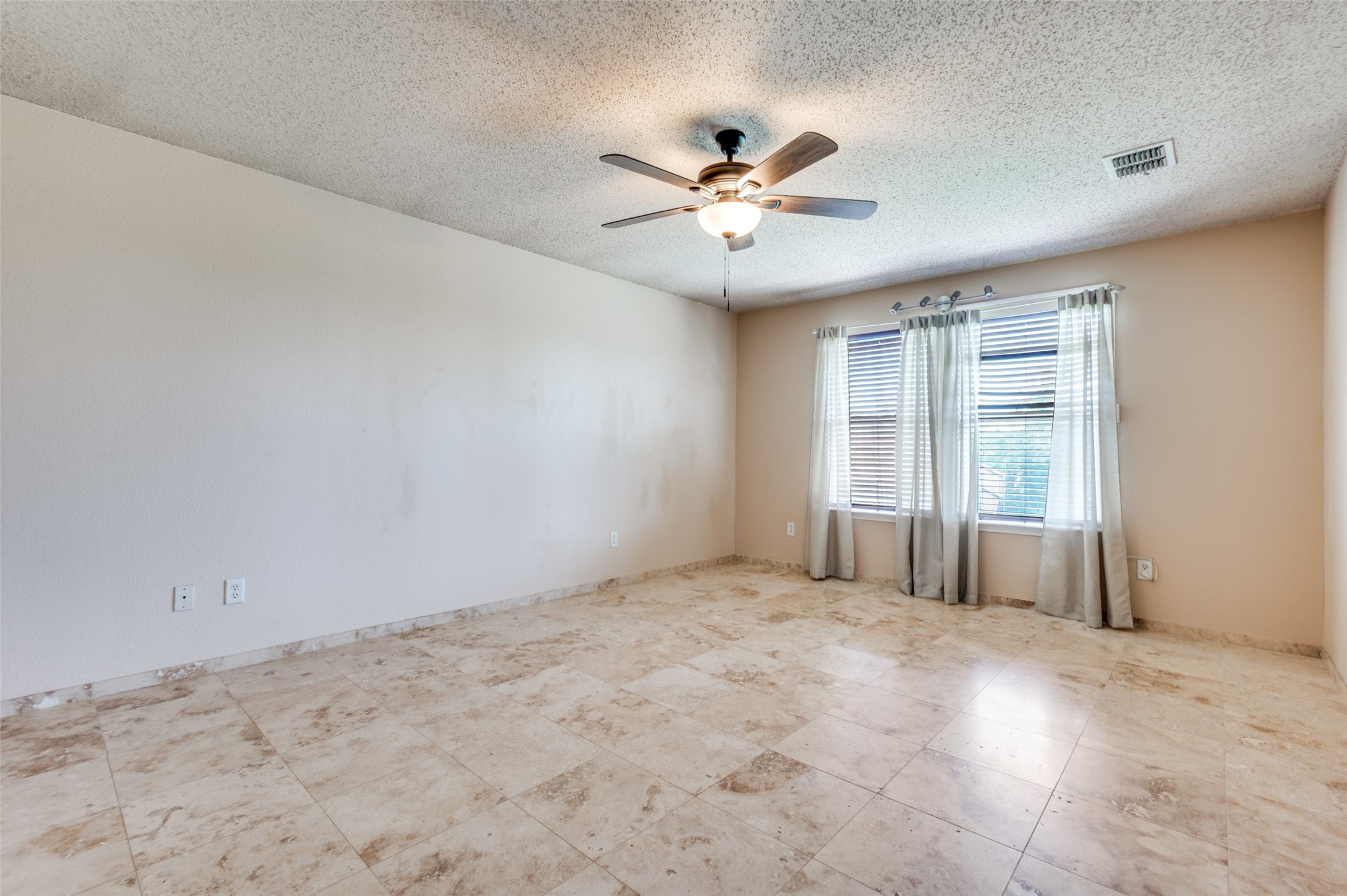 1409 Ridgecrest Drive