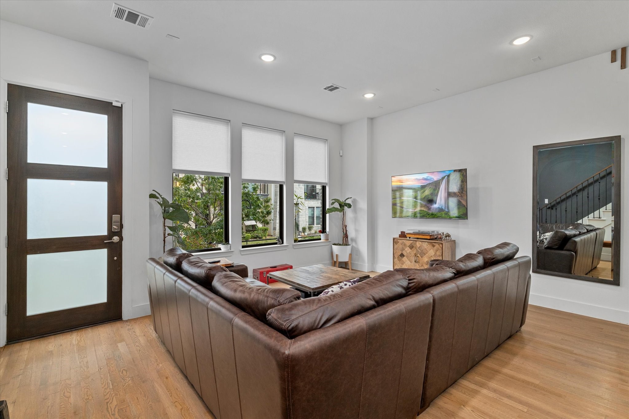 8012 Zeppos Drive