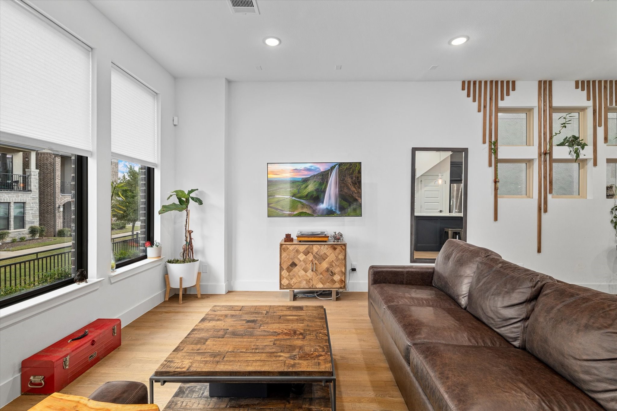 8012 Zeppos Drive