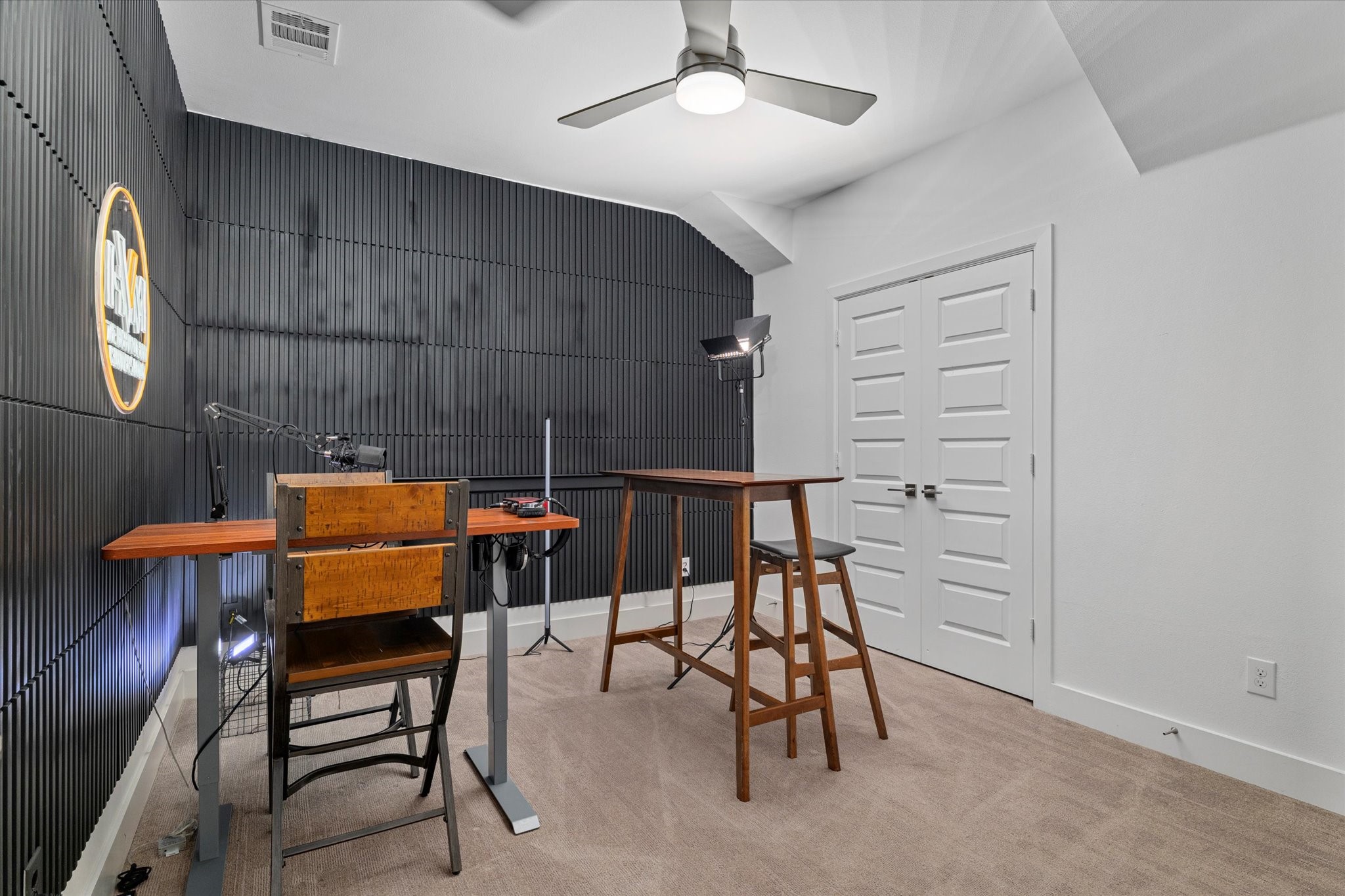8012 Zeppos Drive