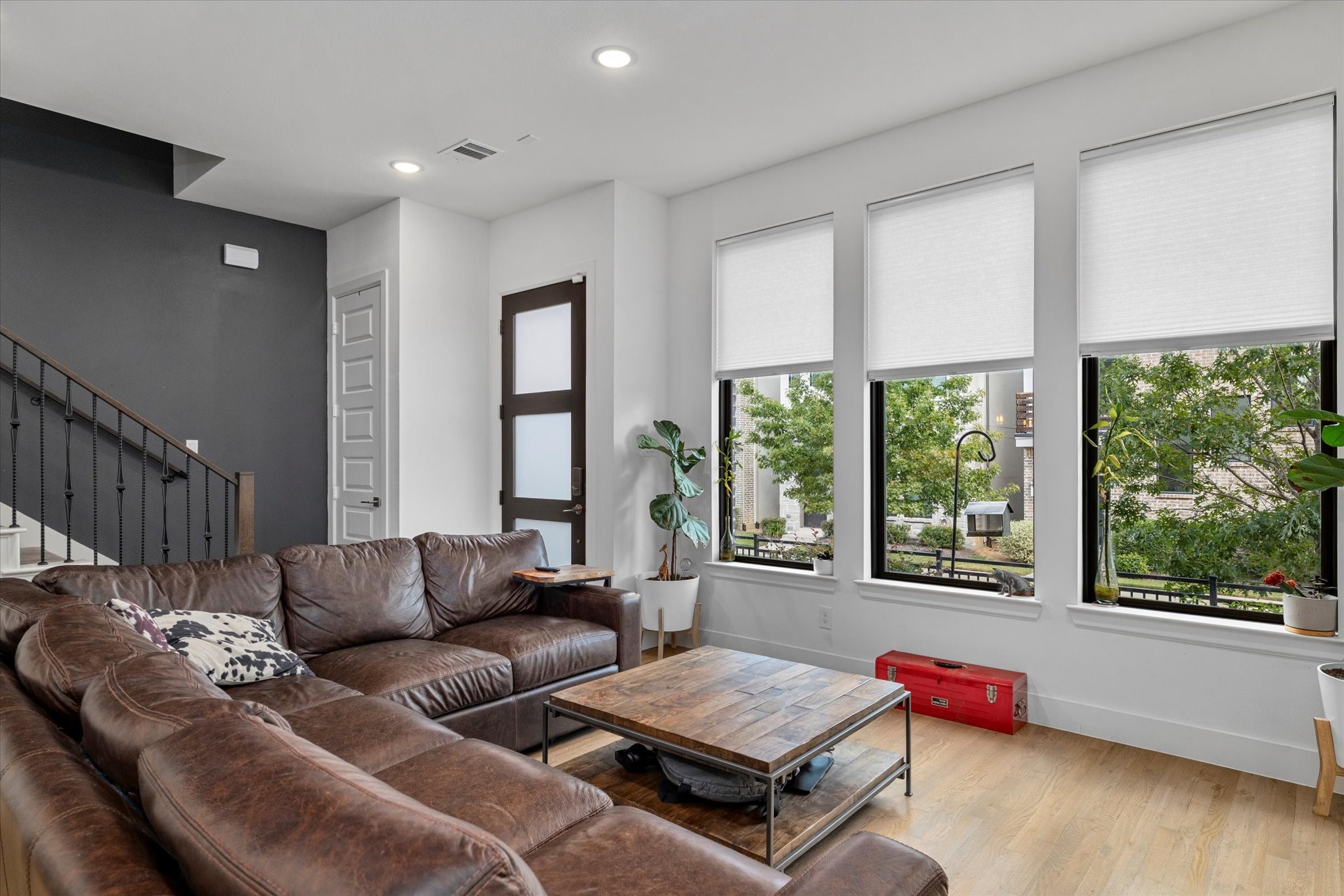 8012 Zeppos Drive