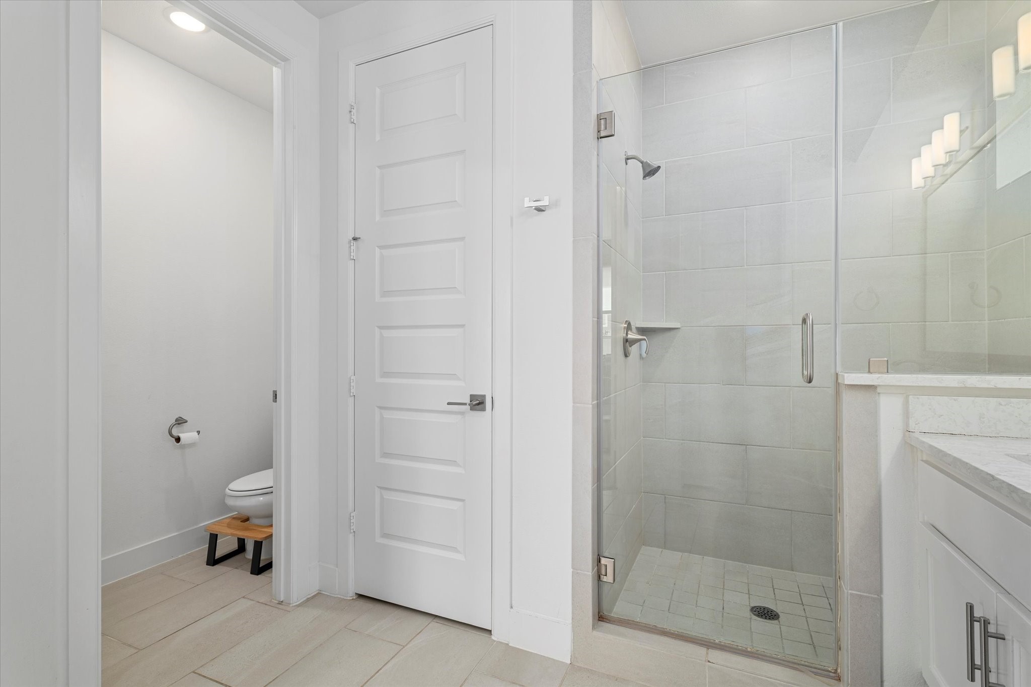 8012 Zeppos Drive