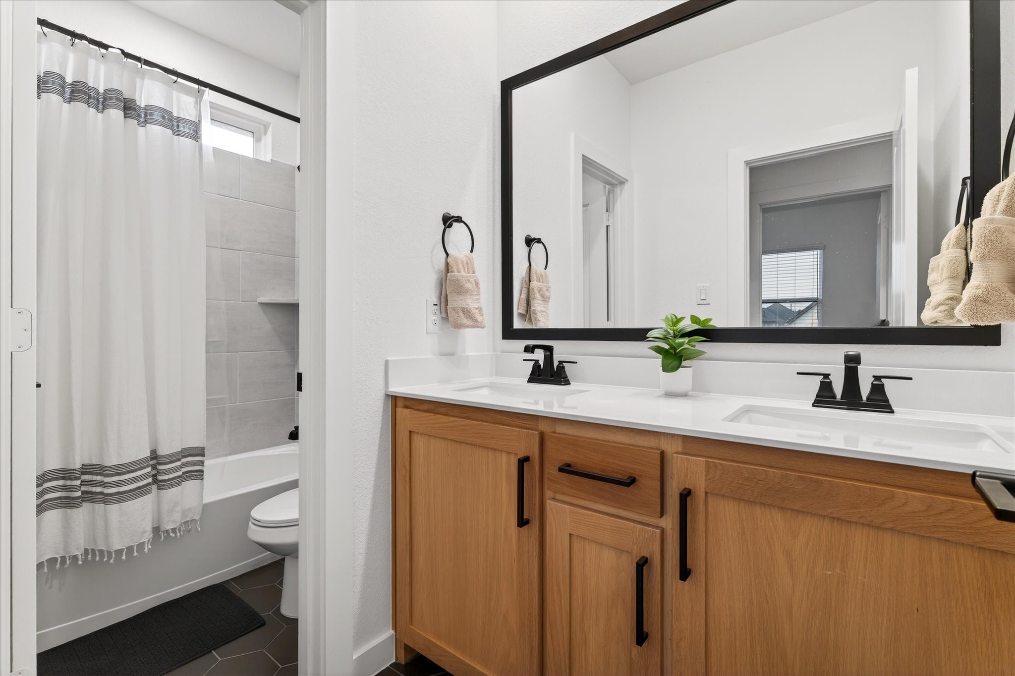 15562 Fringe Tree Road