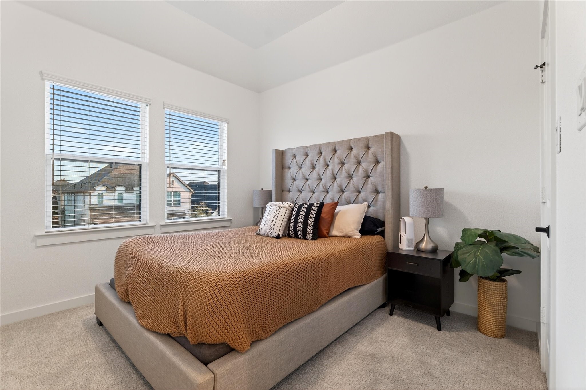 15562 Fringe Tree Road