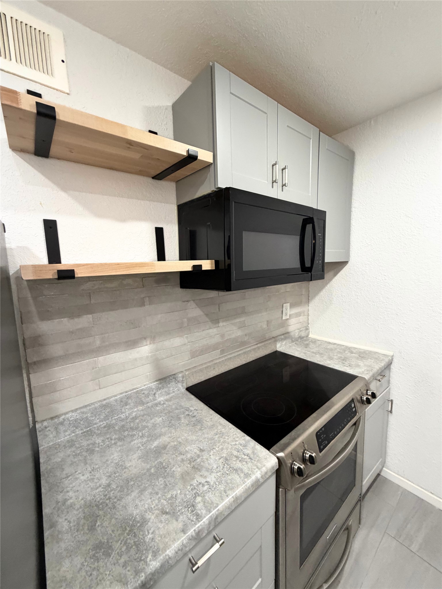 2803 Rio Branco Street 201