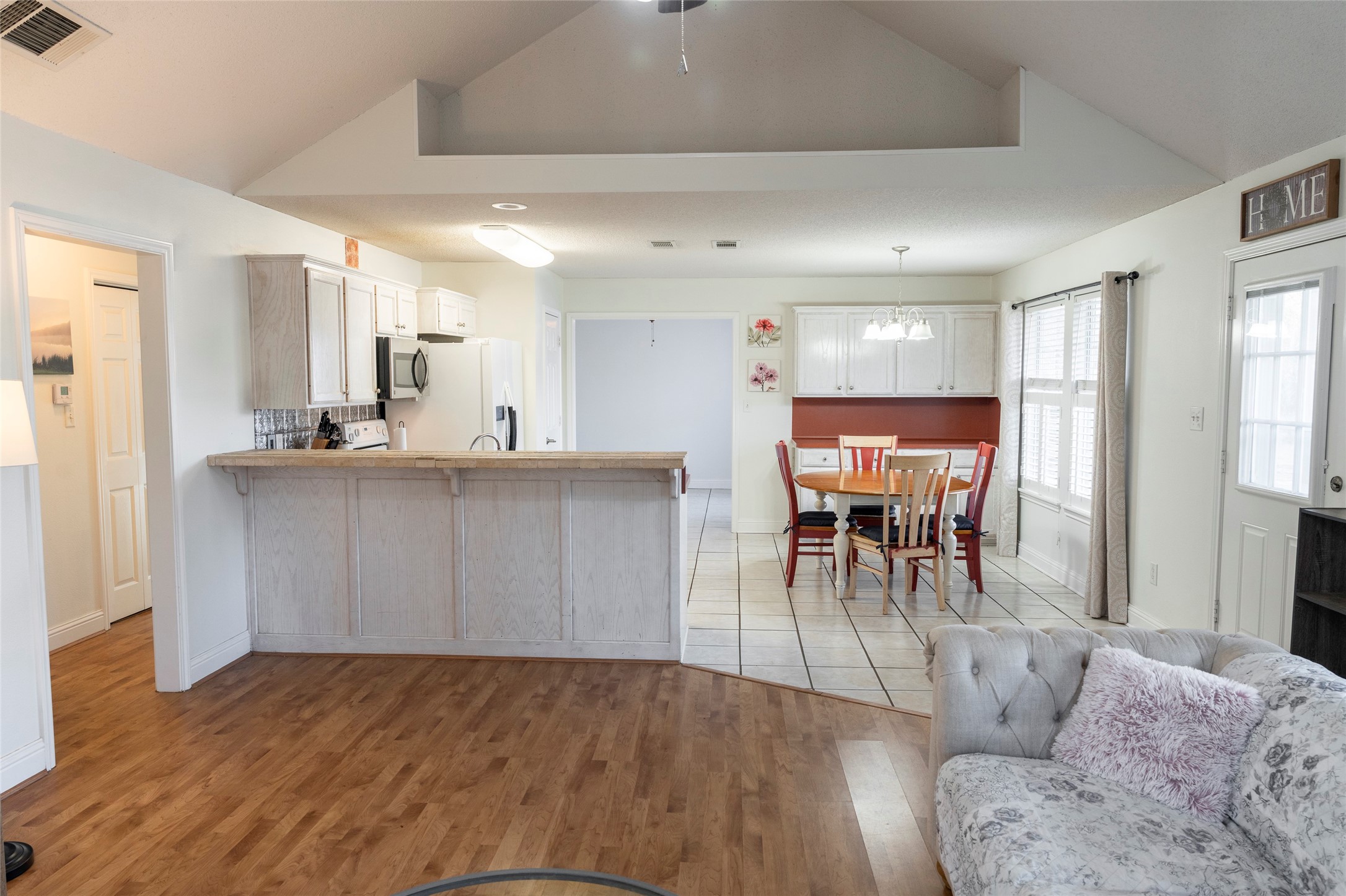 2332 Holly Trail E