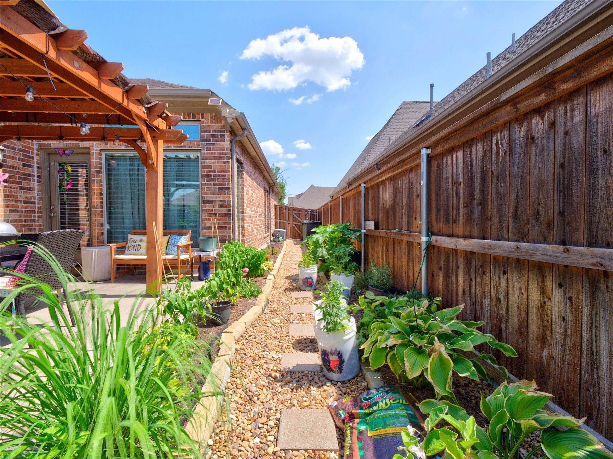 1005 Hubbard Creek Trail