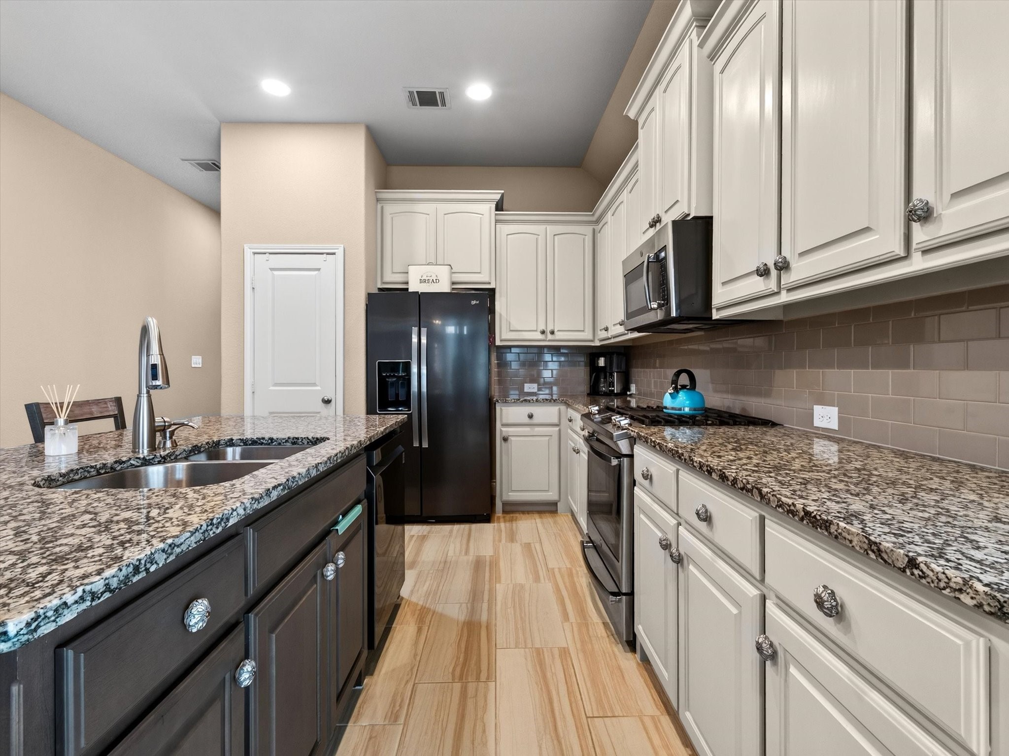 1005 Hubbard Creek Trail