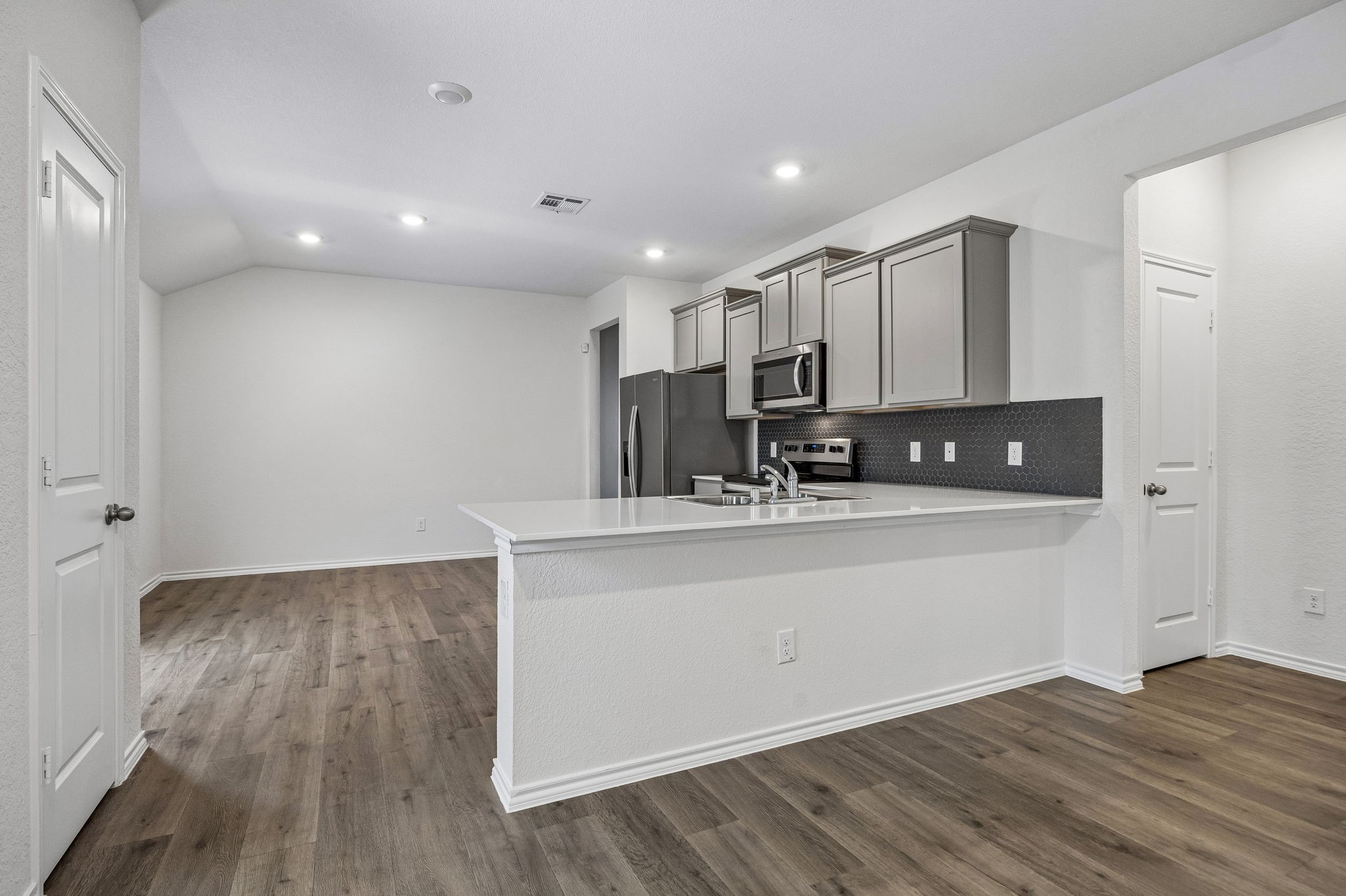 1140 Norias Drive