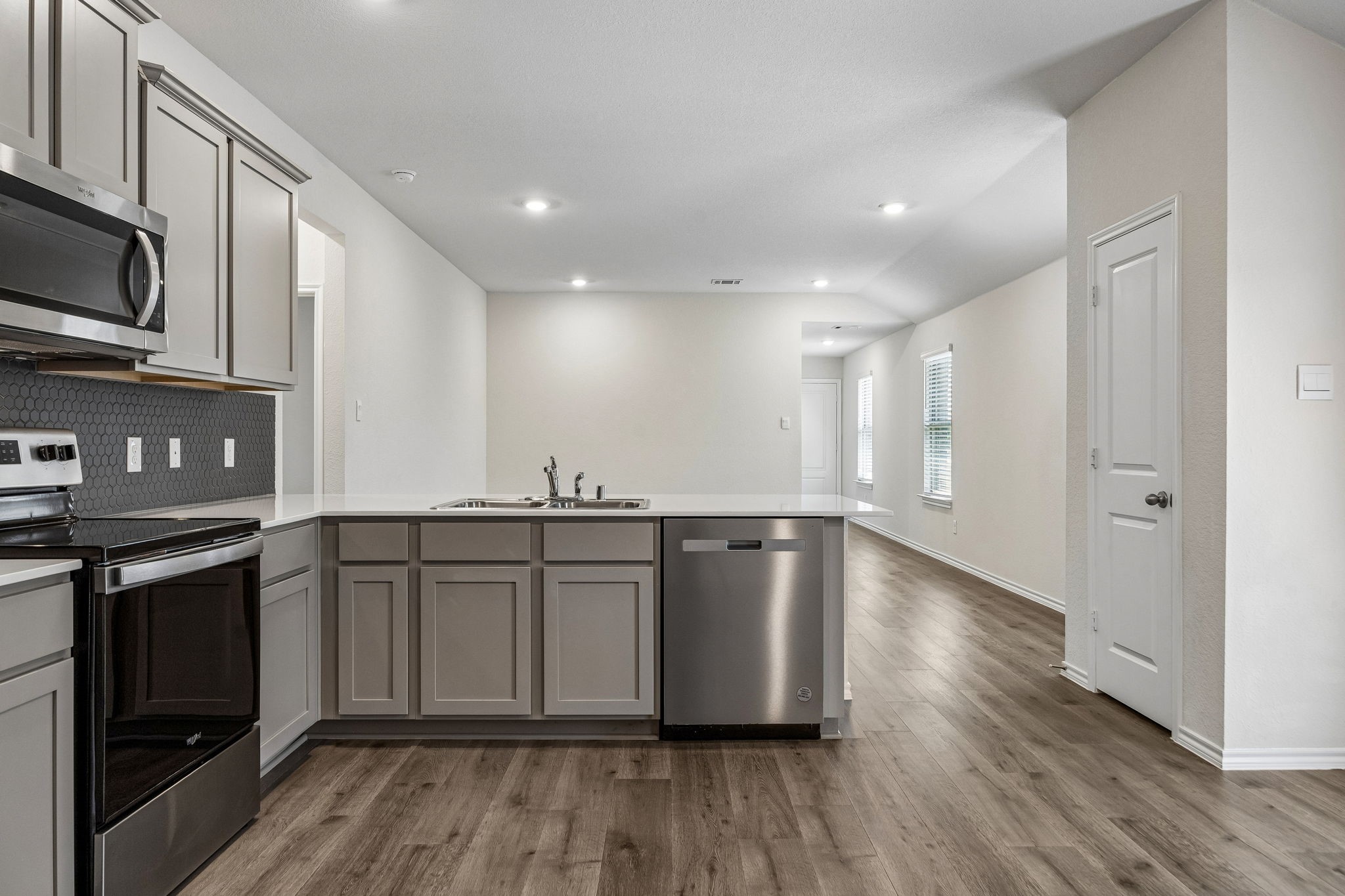 1140 Norias Drive