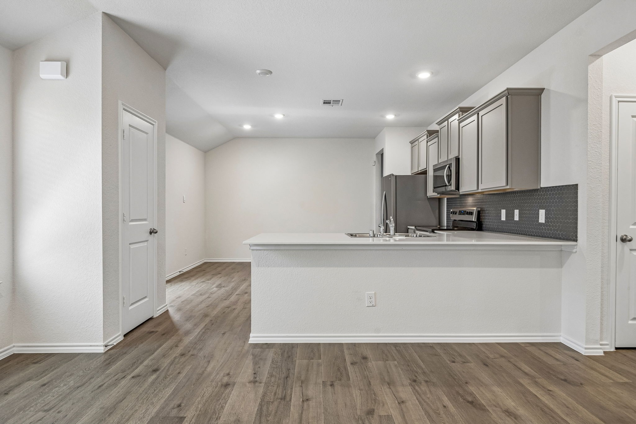 1140 Norias Drive