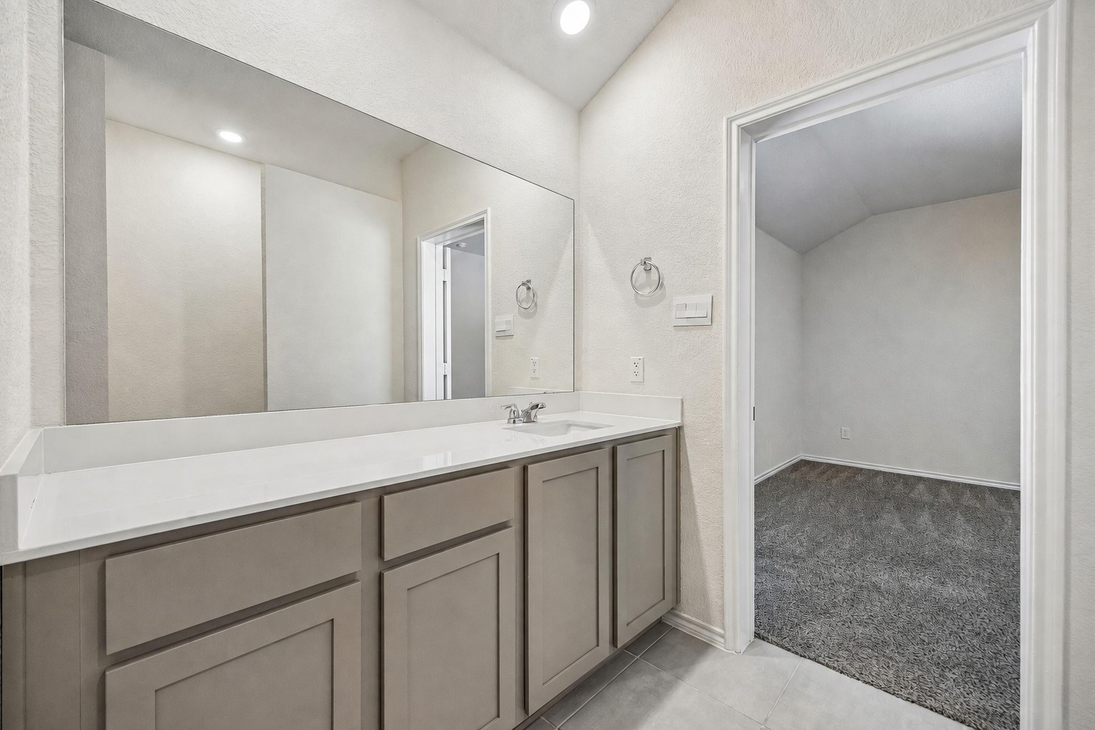 1140 Norias Drive
