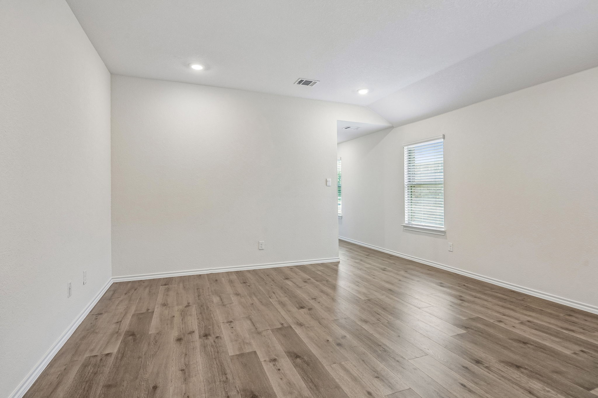 1140 Norias Drive
