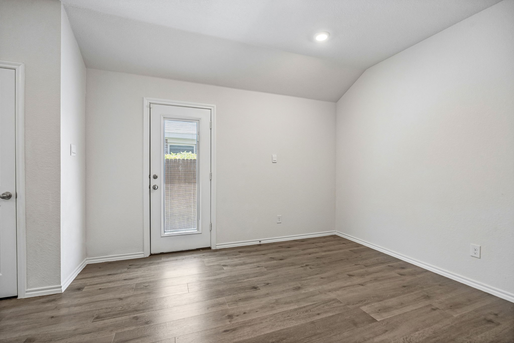 1140 Norias Drive