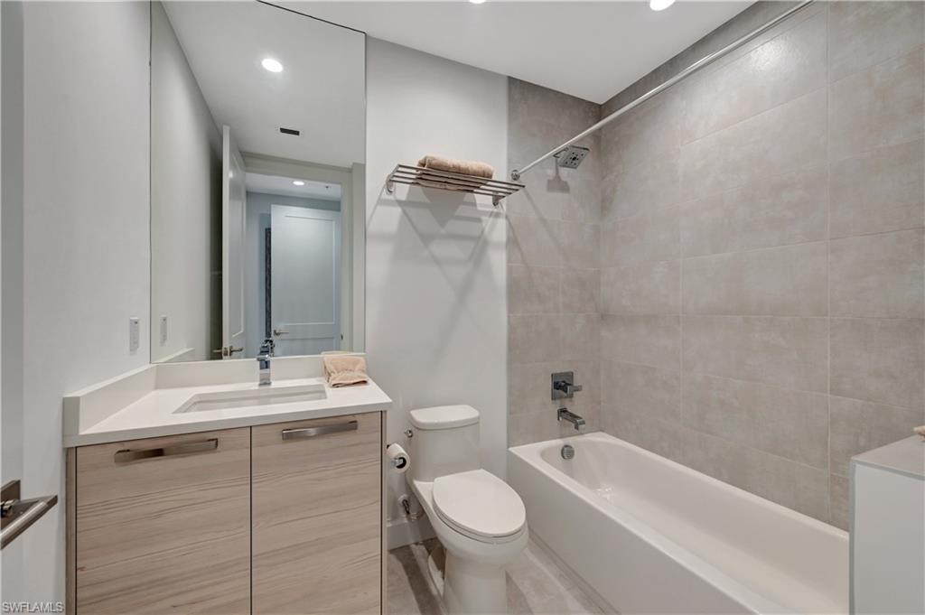 1111 Central AVE # 301