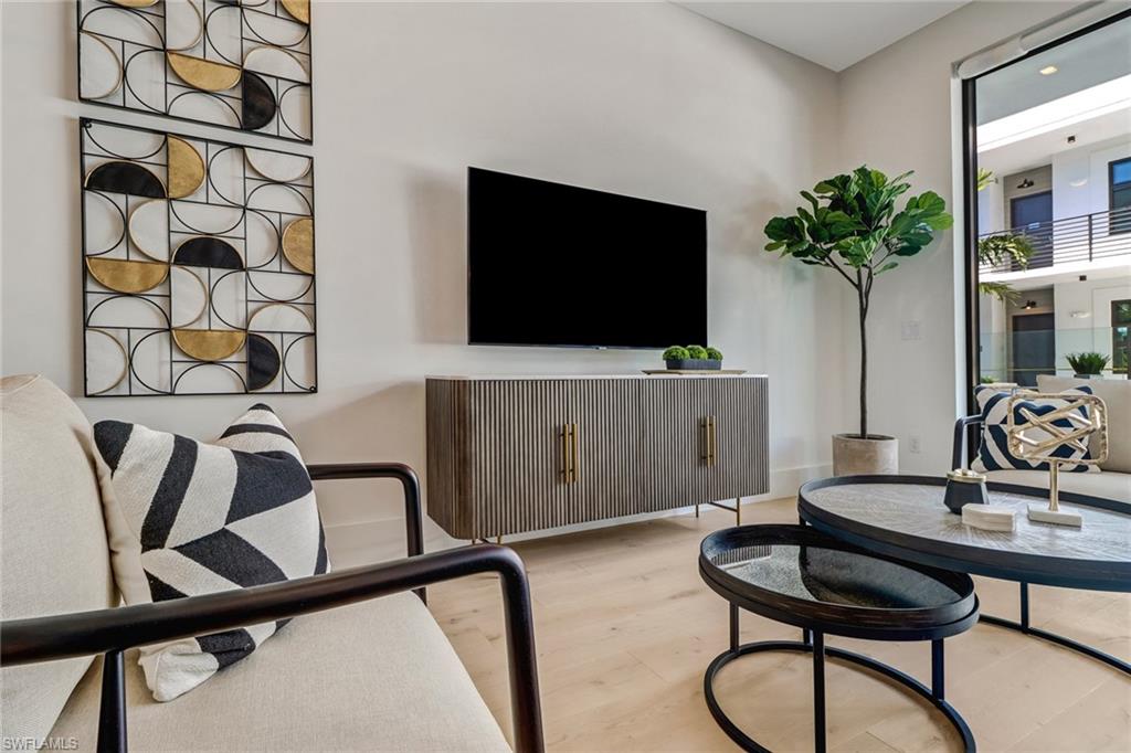 850 Central AVE # 209