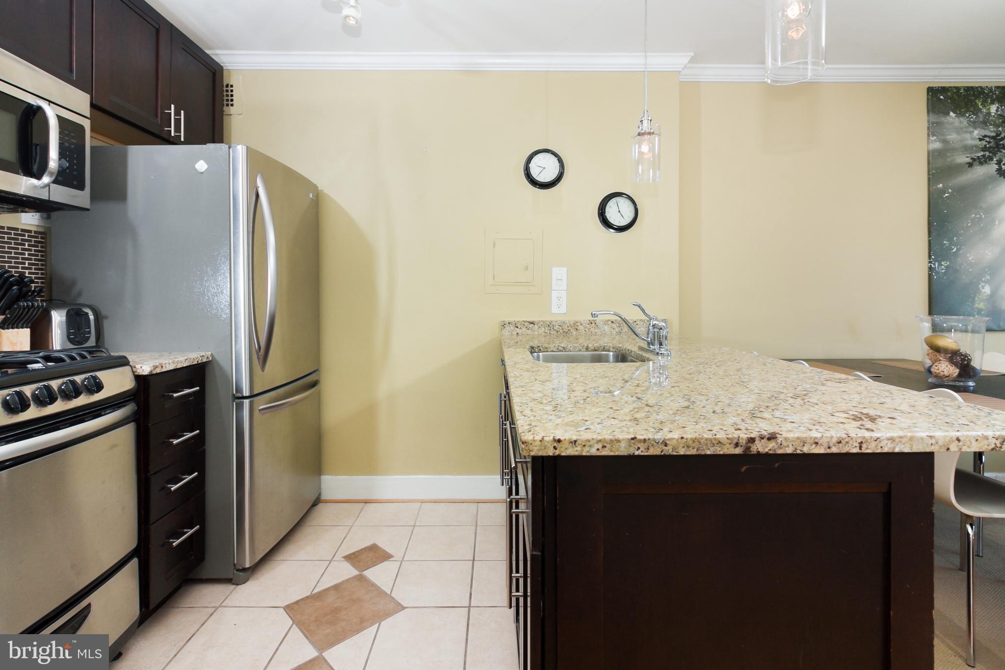 2030 F STREET NW Unit: 1011