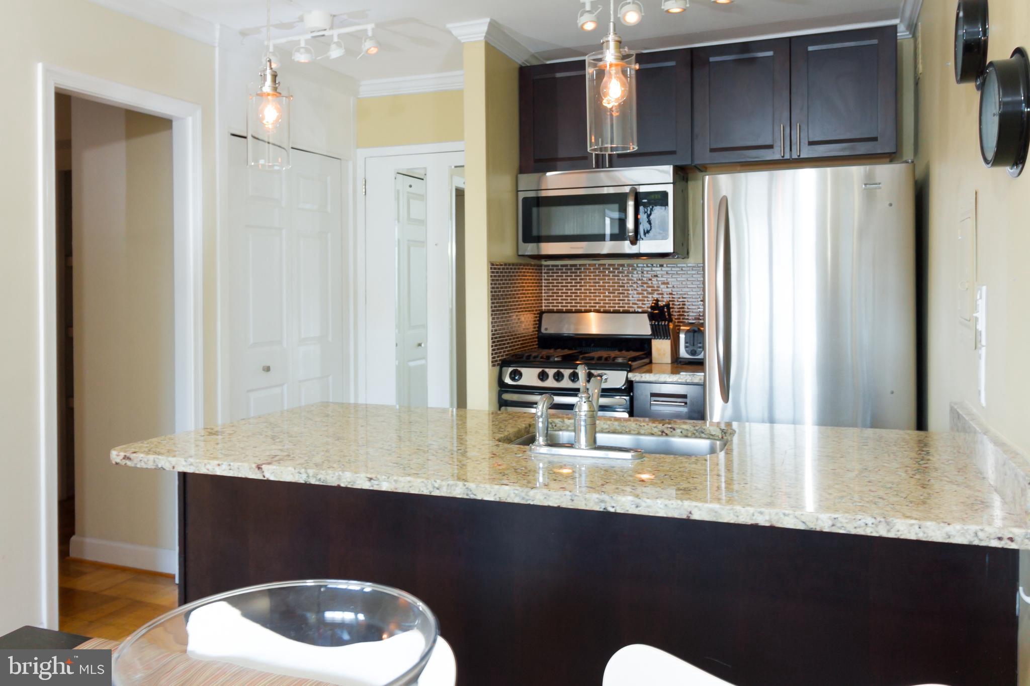 2030 F STREET NW Unit: 1011