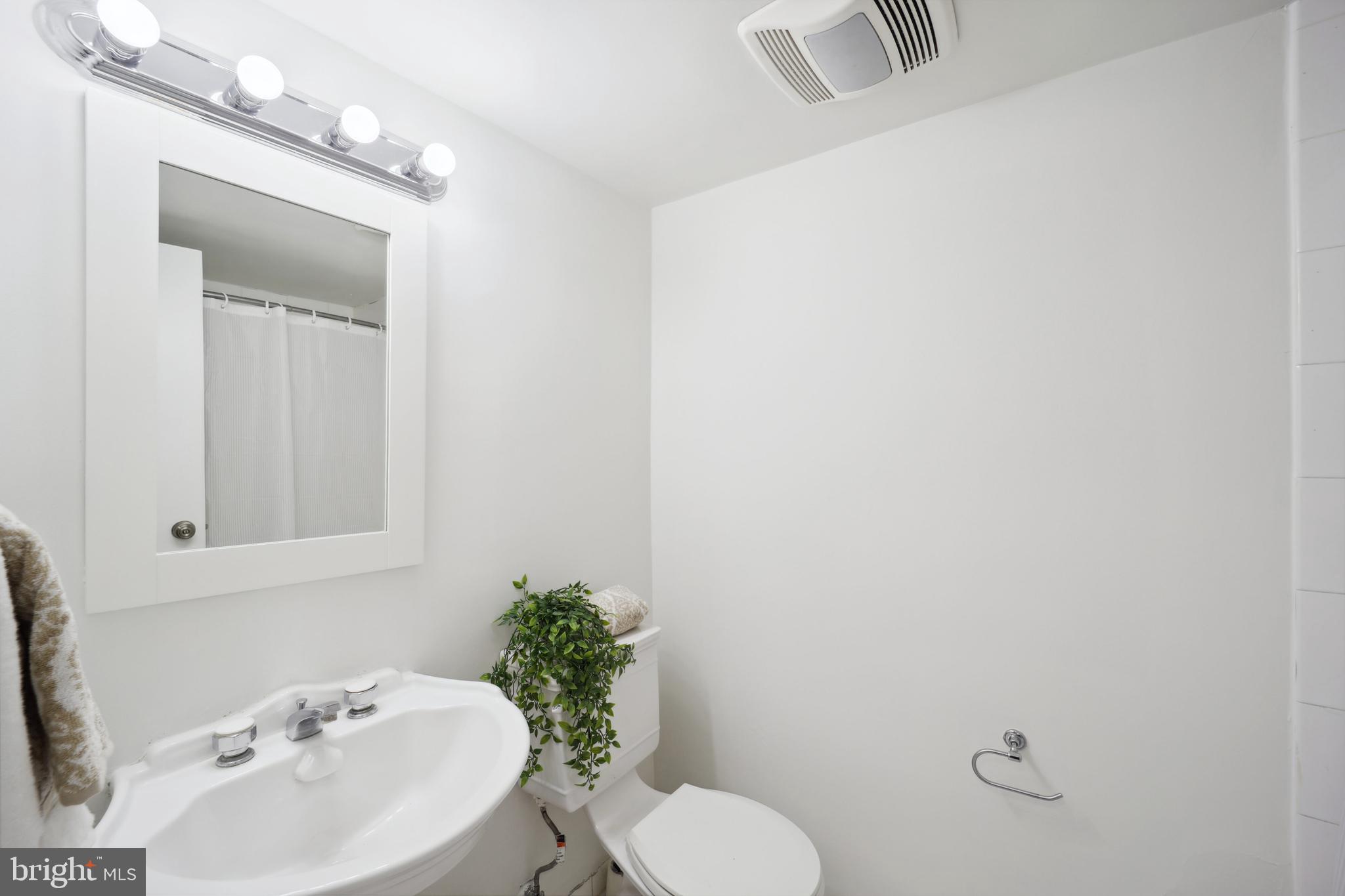 2030 F St NW #305