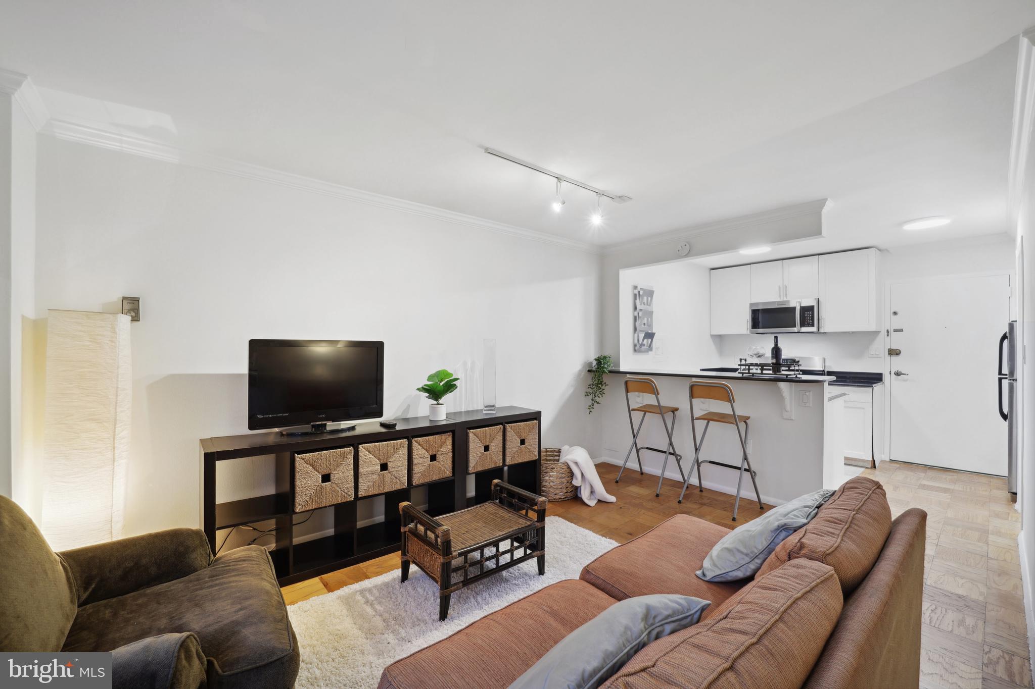2030 F St NW #305