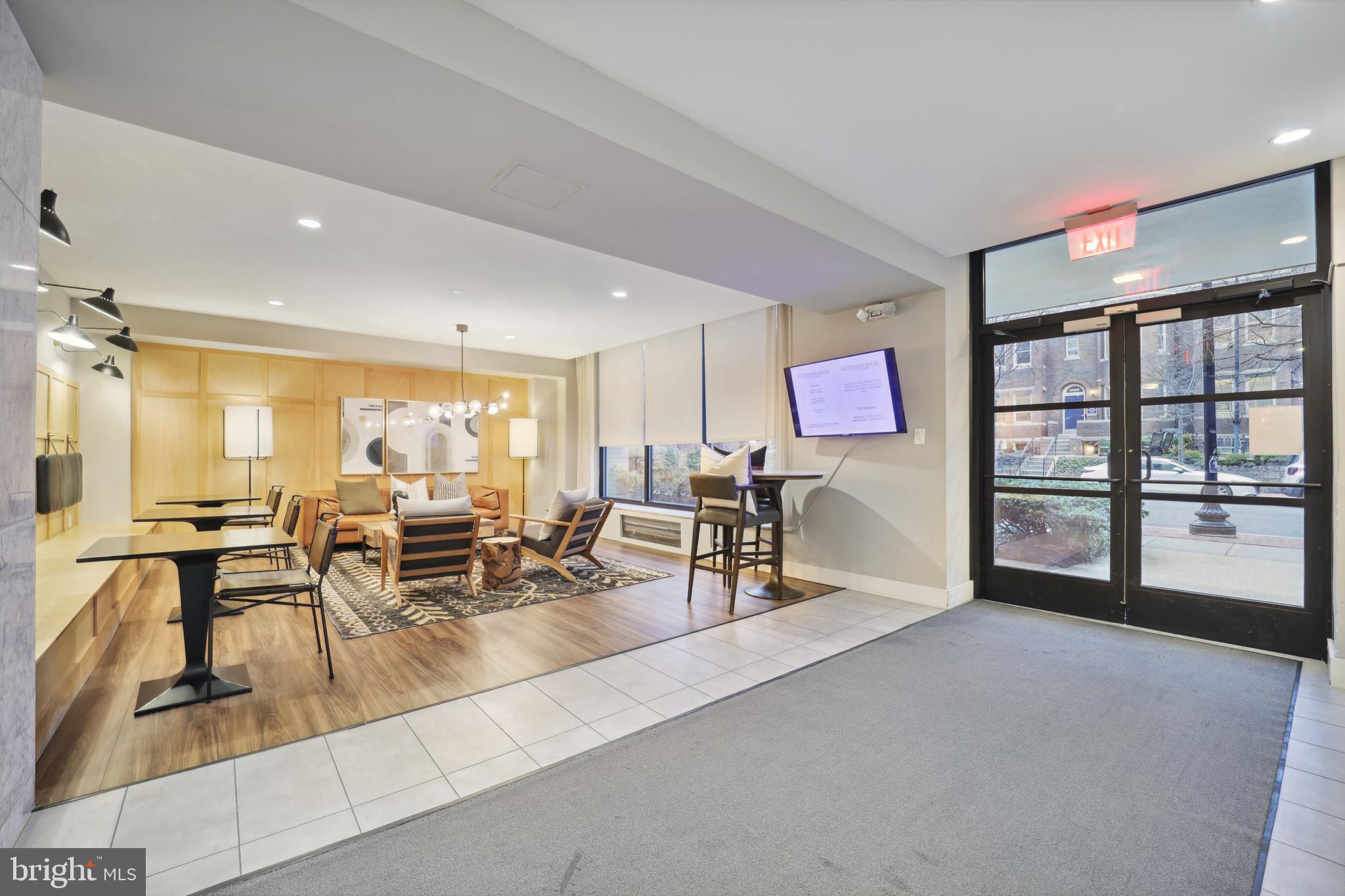 2030 F St NW #305