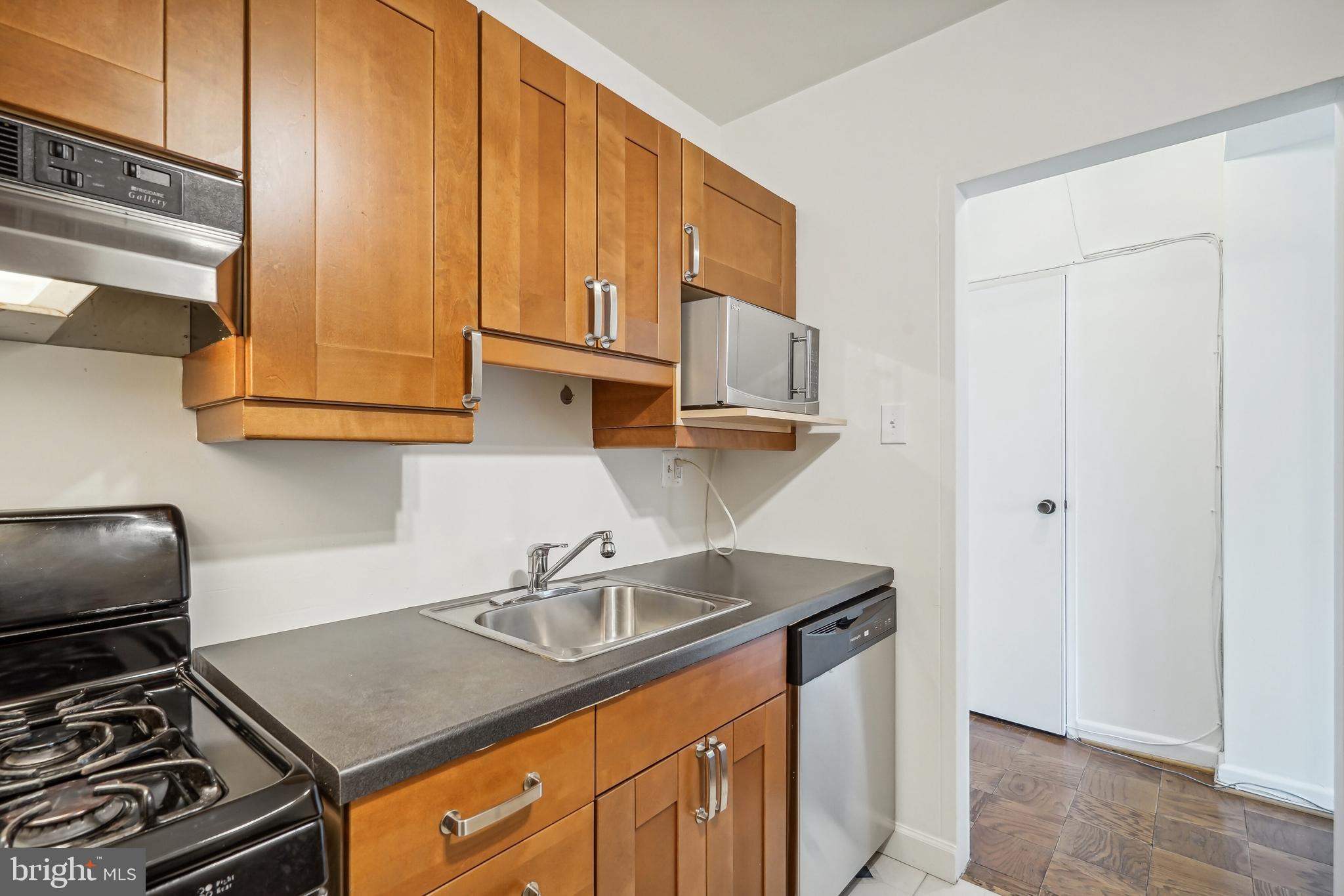 4201 Cathedral Ave NW #1219e