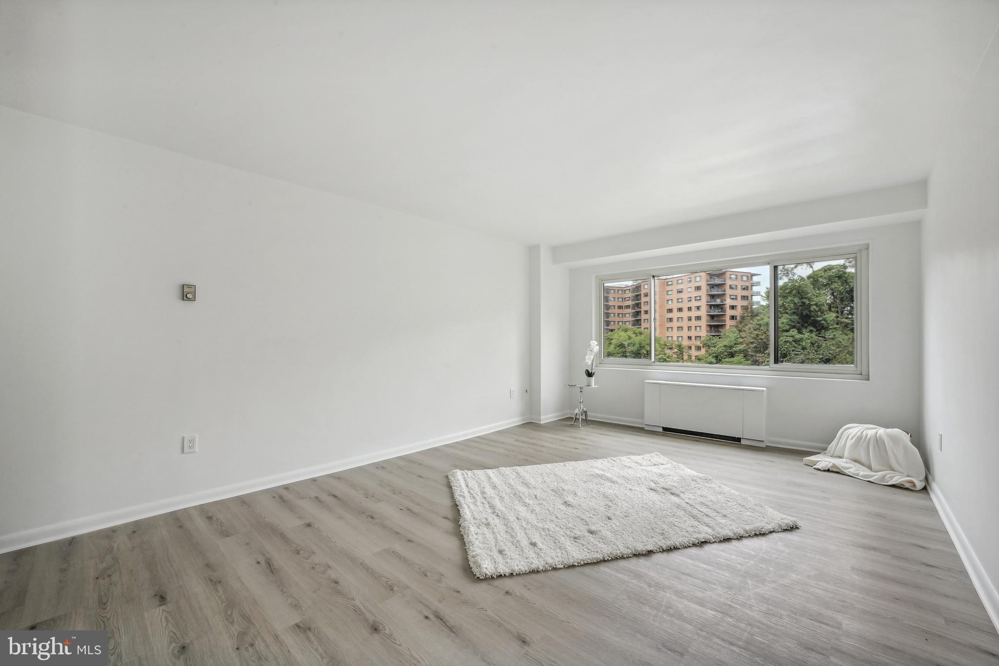 4201 Cathedral Ave NW #719e