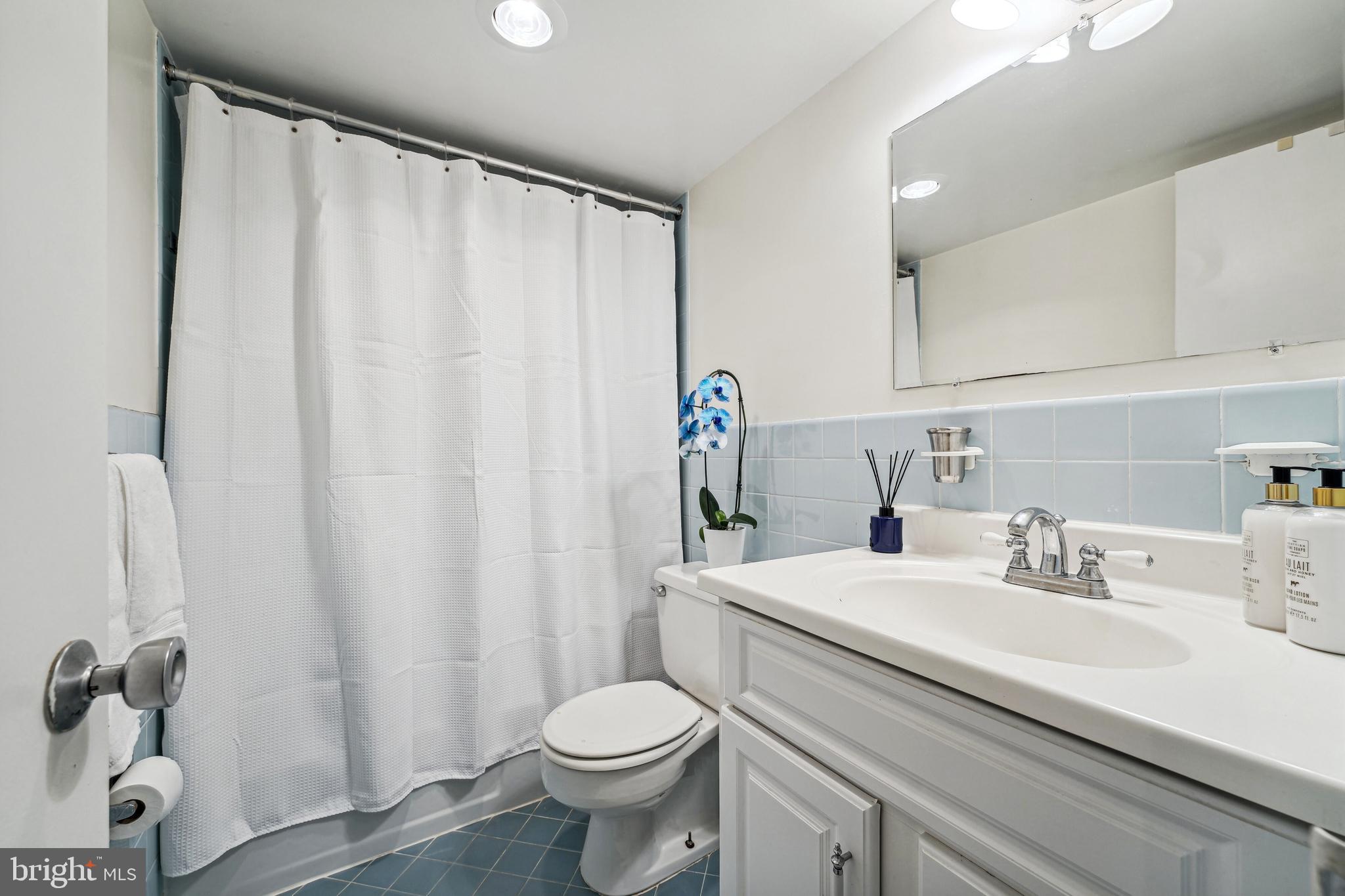 2939 van Ness St NW #948